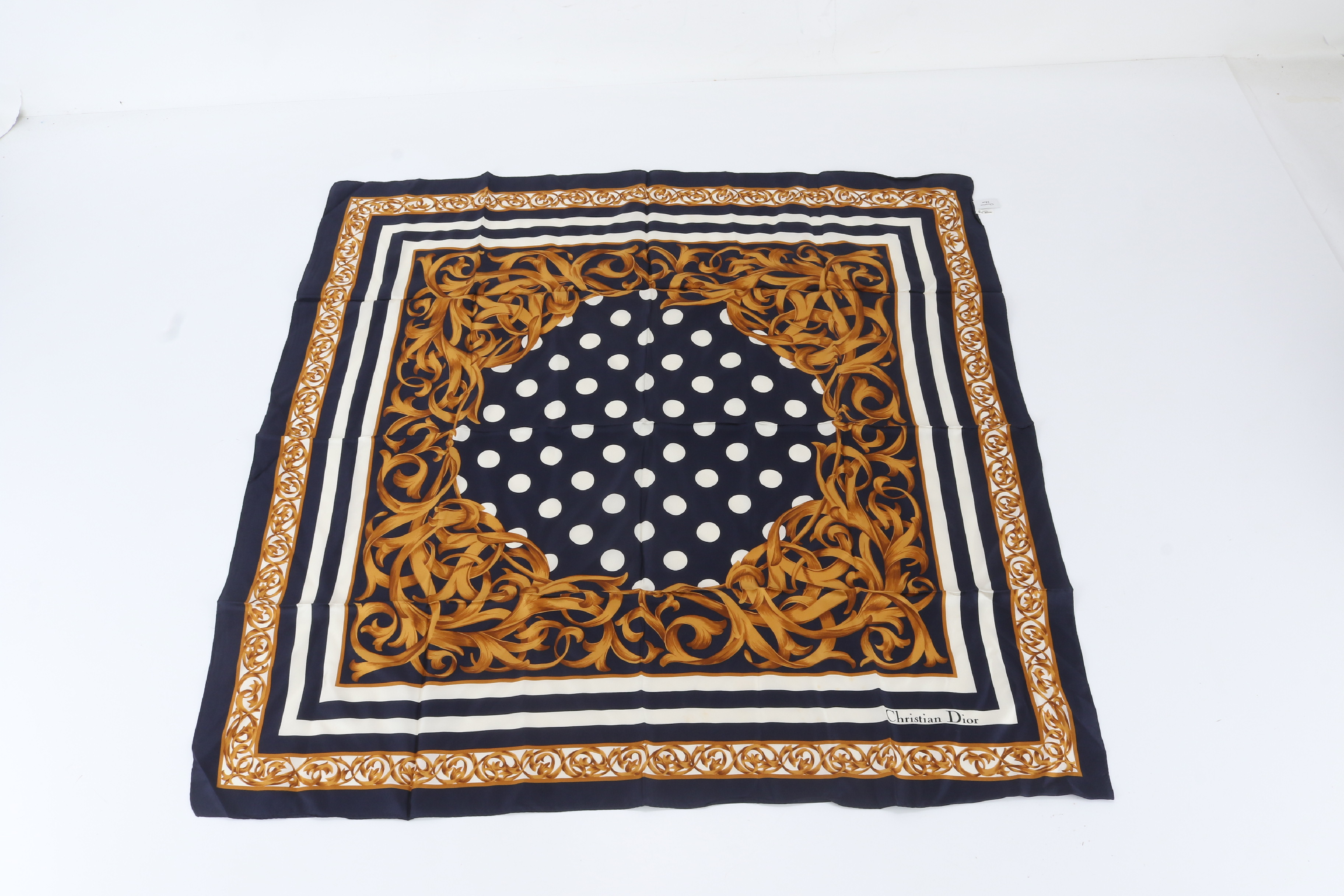 scarf with tag, 100% silk, other accessories.