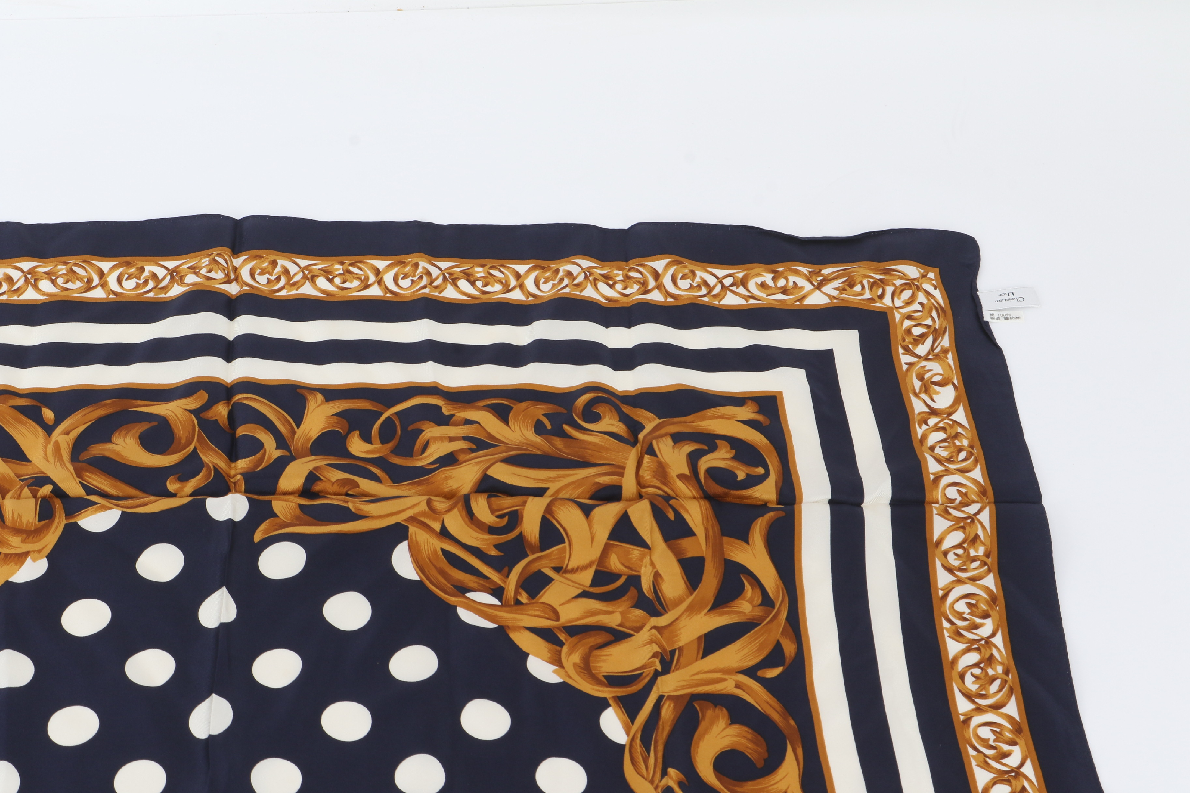 scarf with tag, 100% silk, other accessories. — view 2