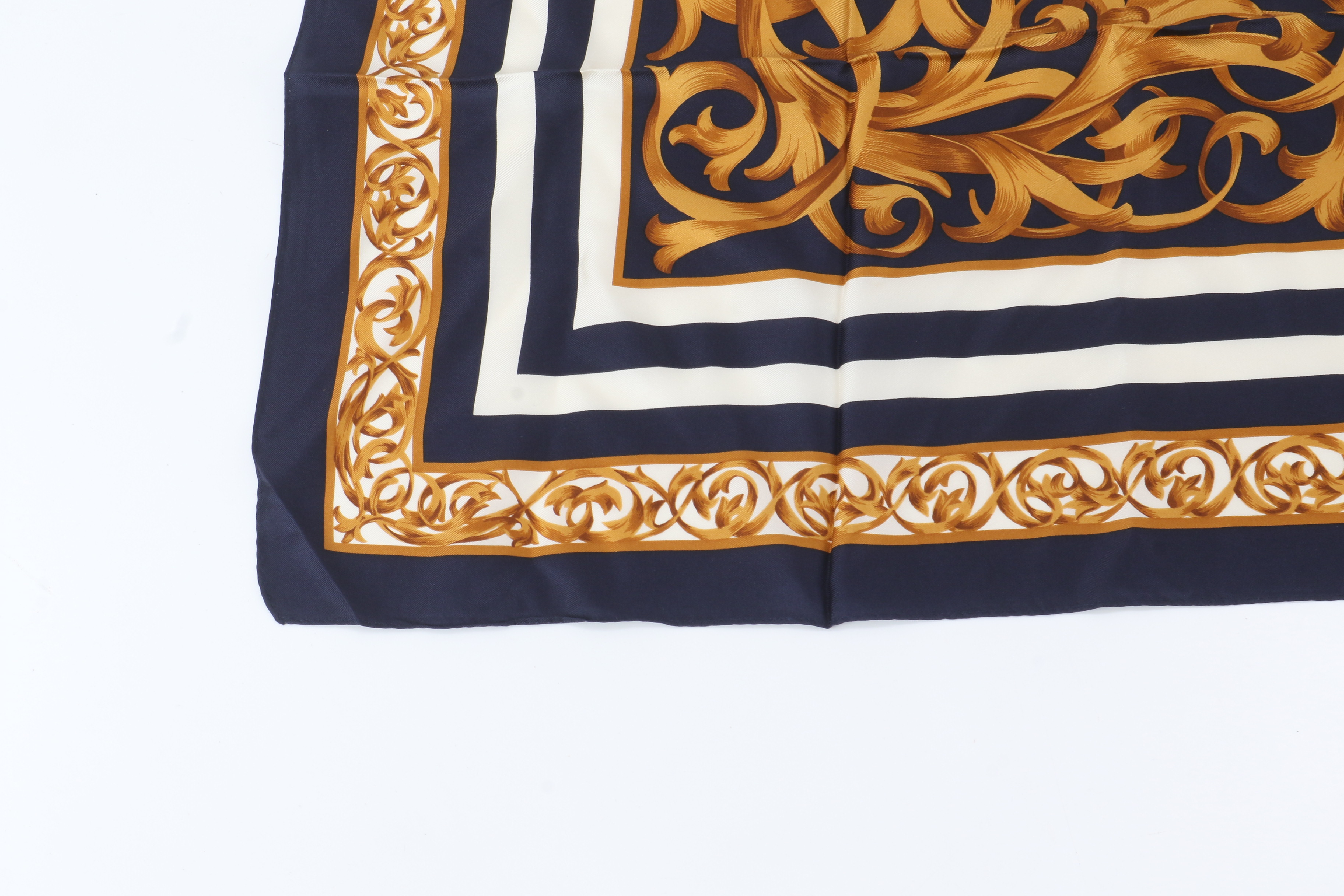 scarf with tag, 100% silk, other accessories. — view 4