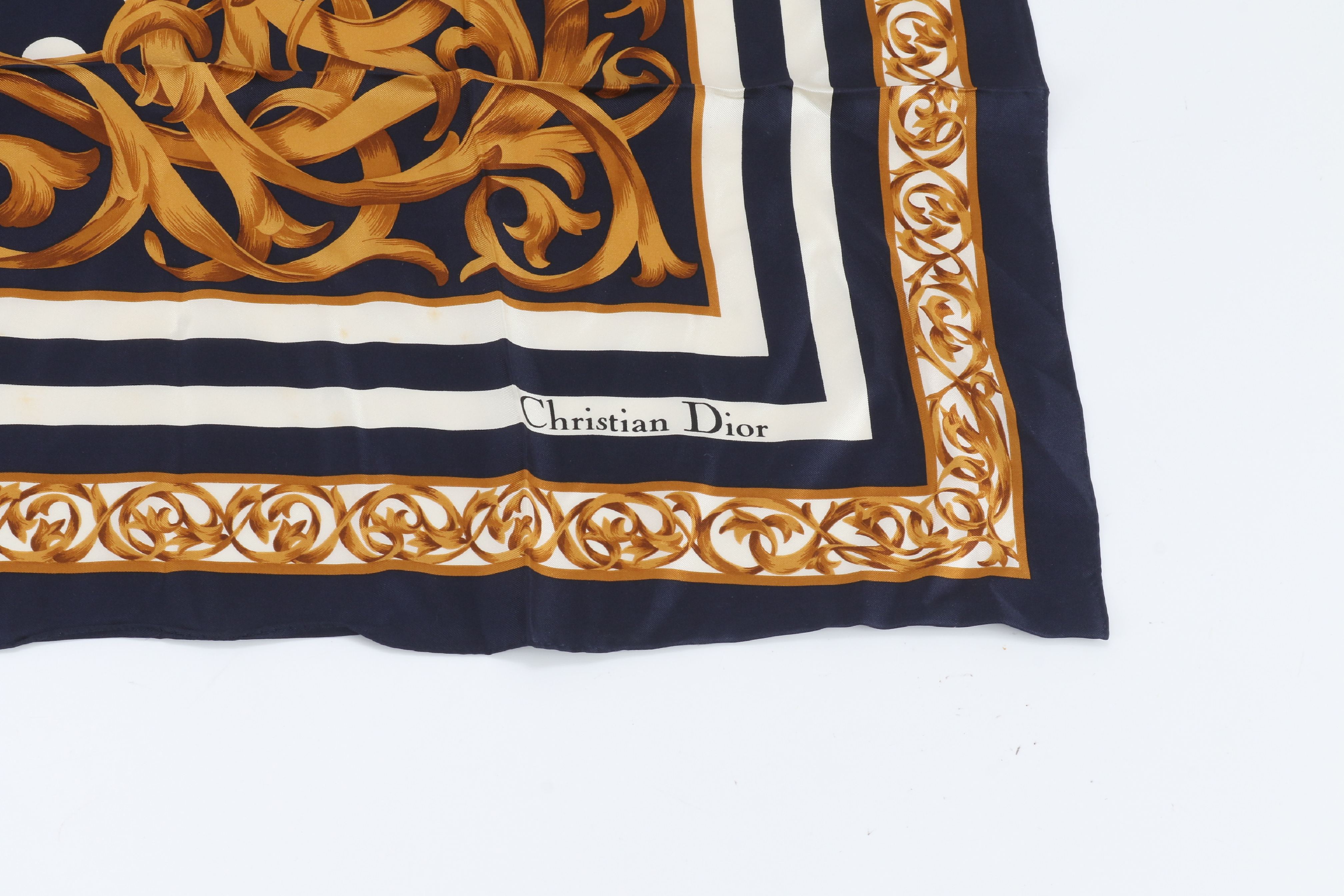 scarf with tag, 100% silk, other accessories. — view 5
