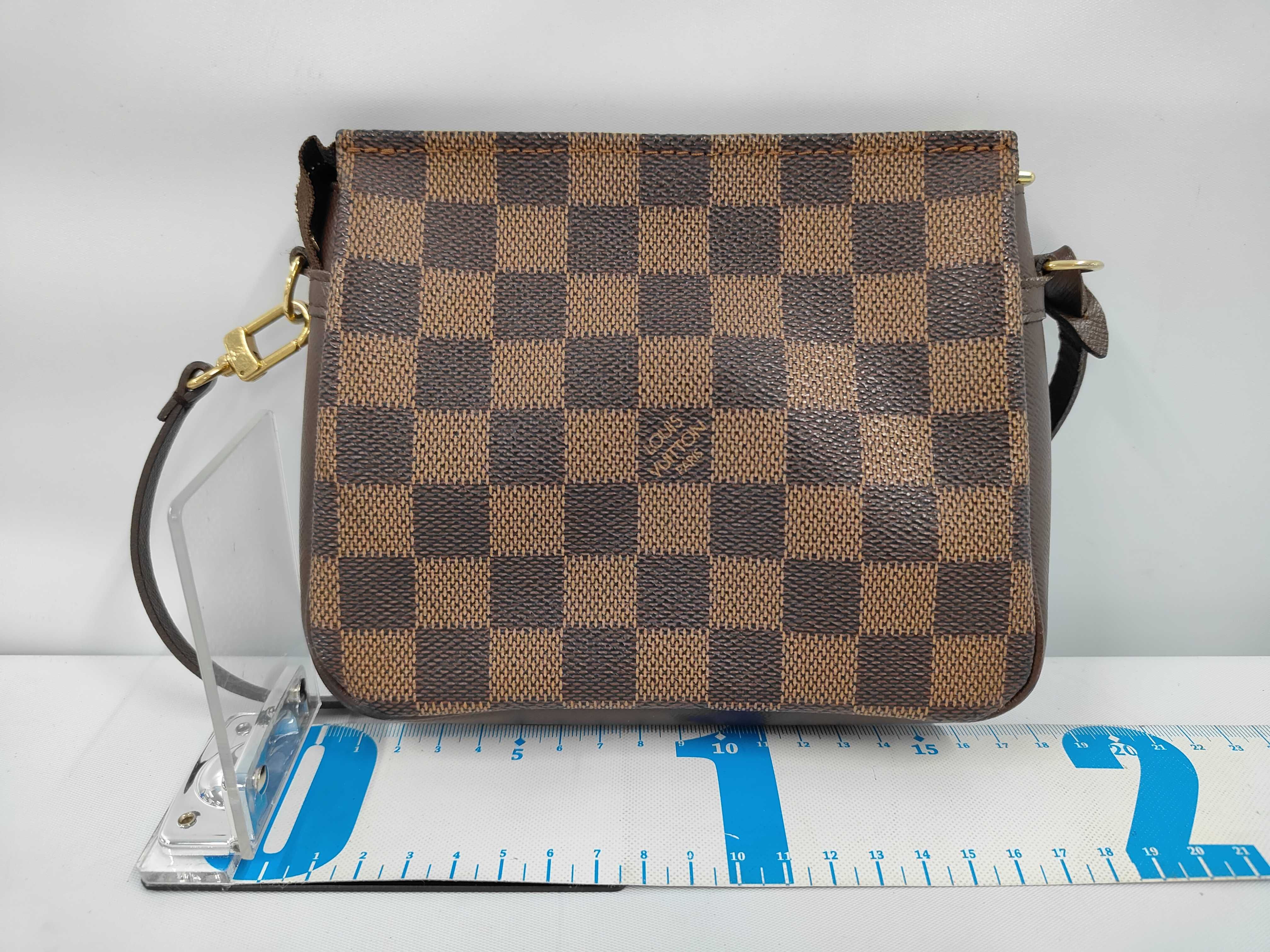 N51982 Damier Trouse Makeup Pouch — view 2