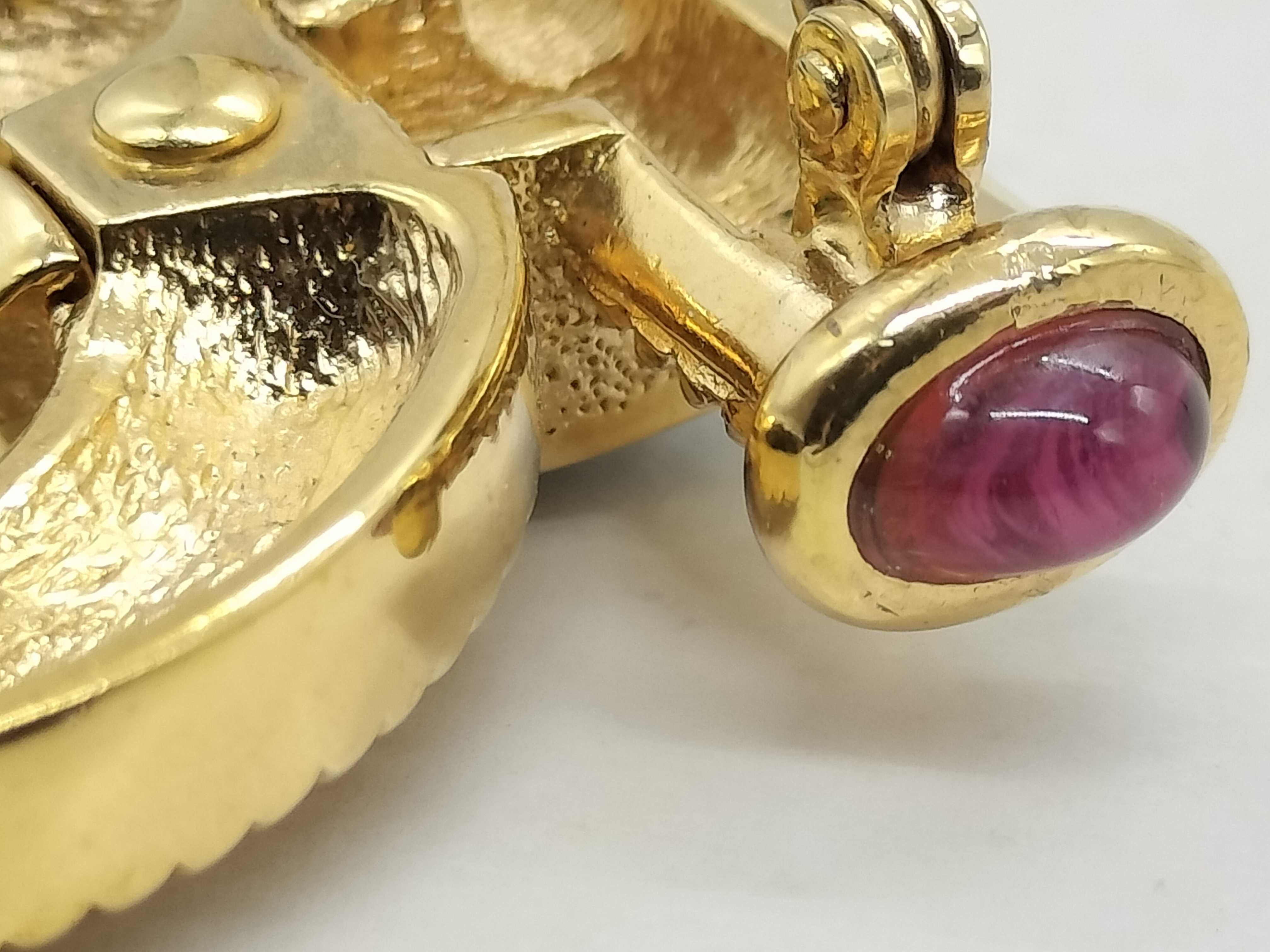 brooch — view 7