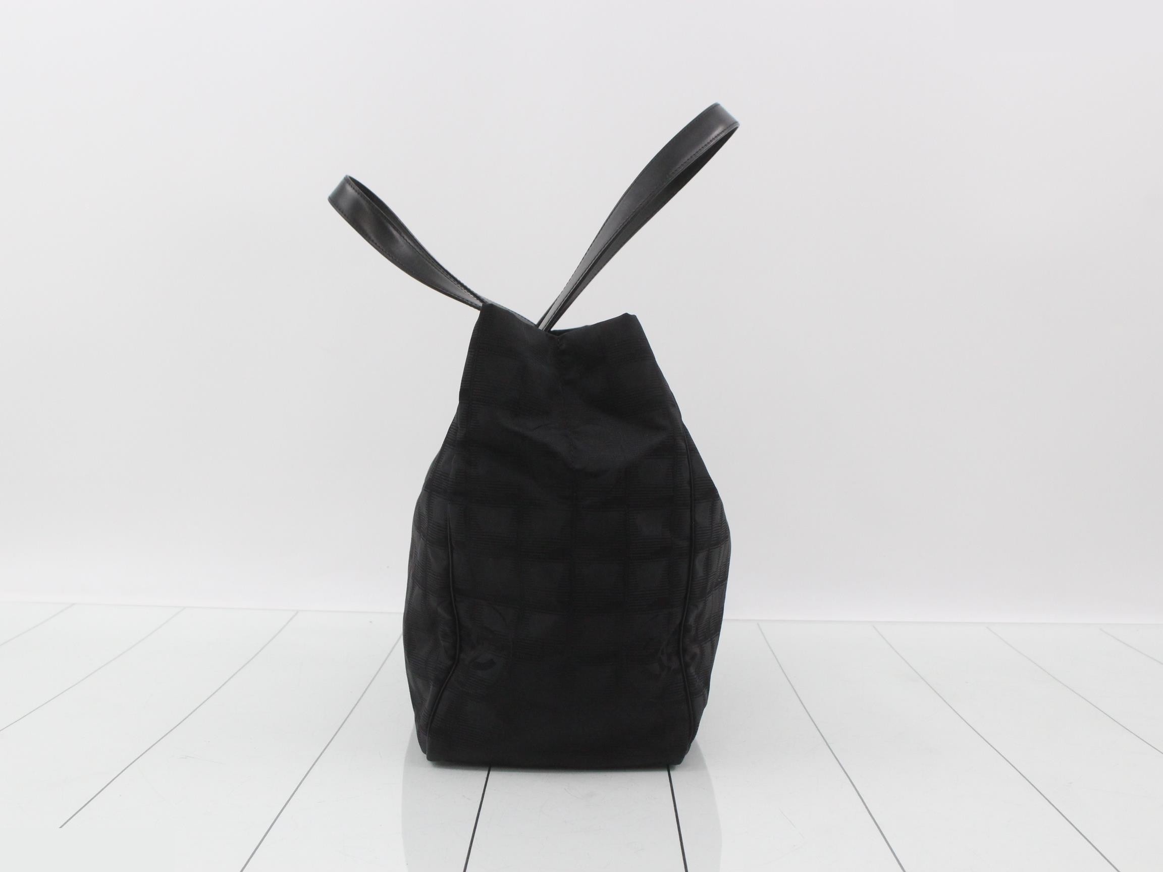 New Travel Line Tote MM, Black, Series 9, Sticker Included, 35 x 26 x 15 cm — view 4