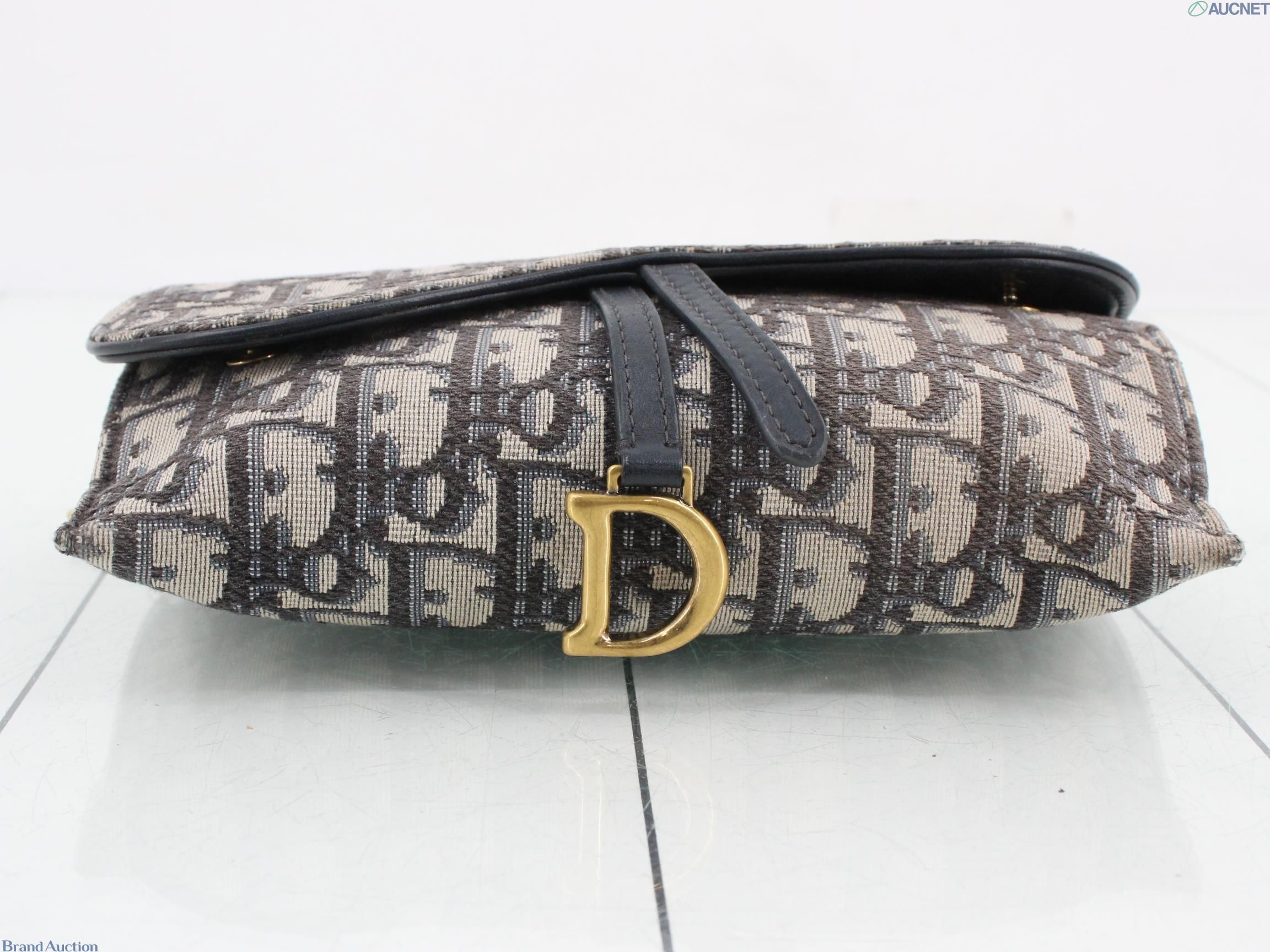 Wallet On a Chain, Canvas — view 3