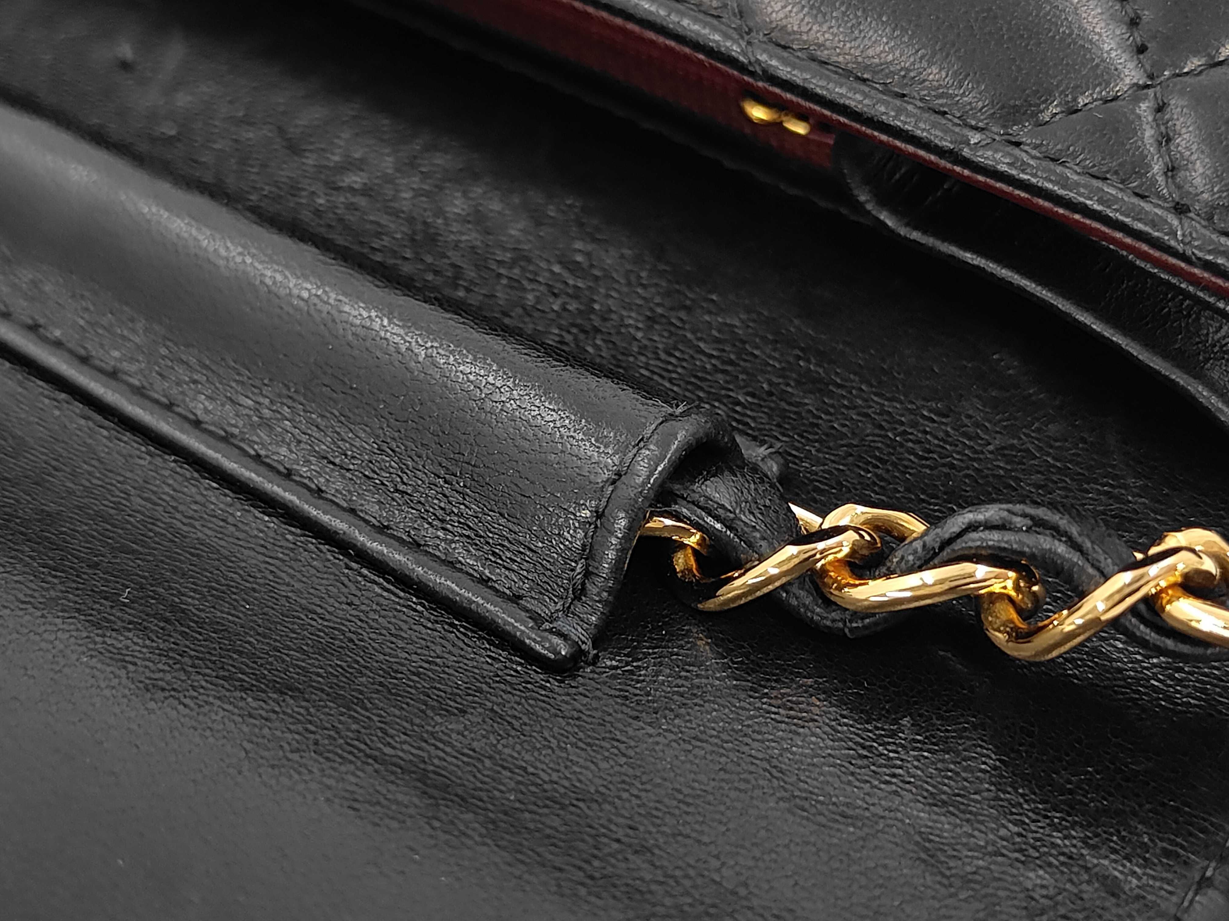 Matelassé Turnlock Chain Shoulder Bag (Series 6) — view 7