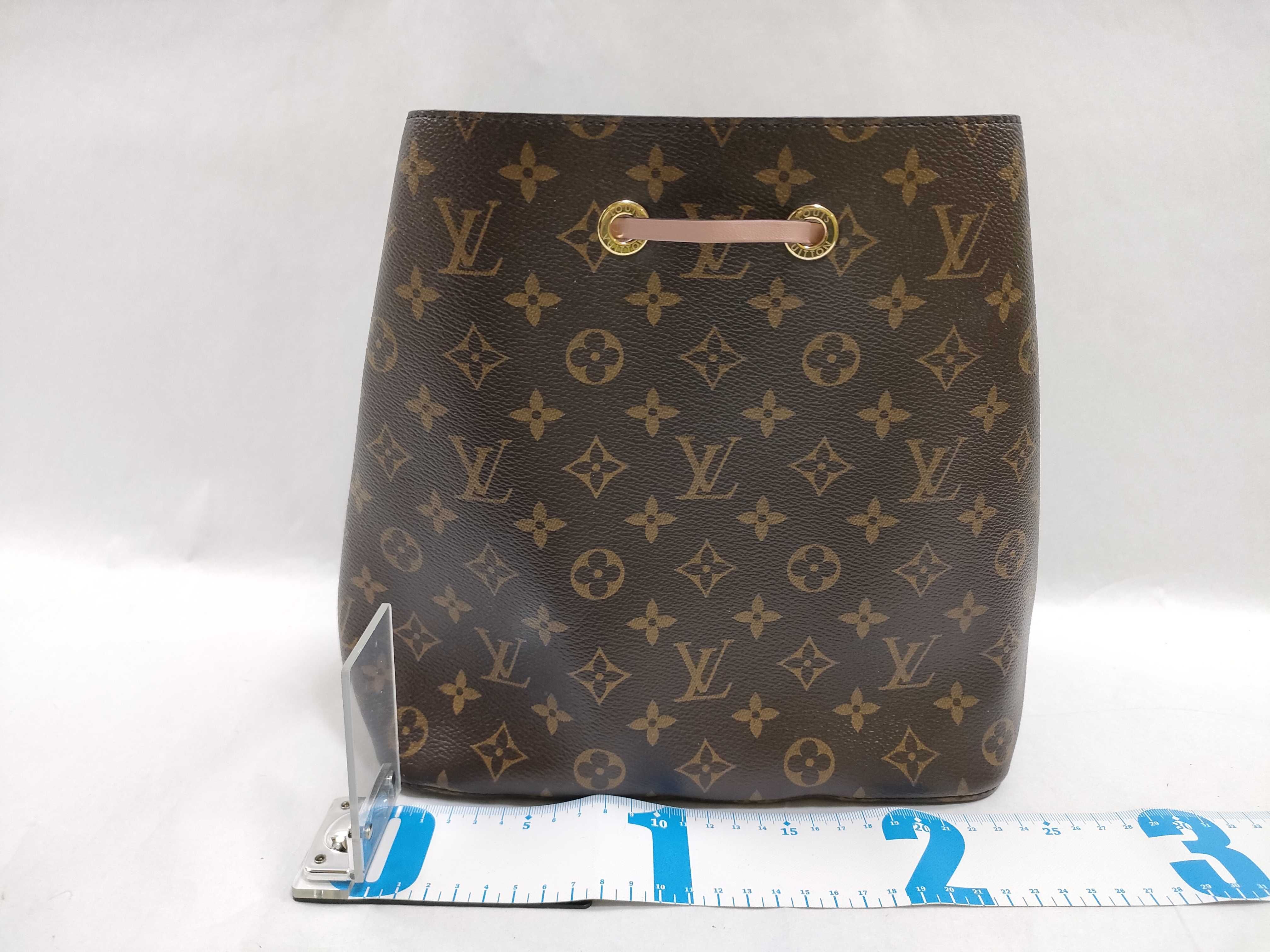 Monogram Neo Noe Rose Poudre M44022 Shoulder Bag — view 2