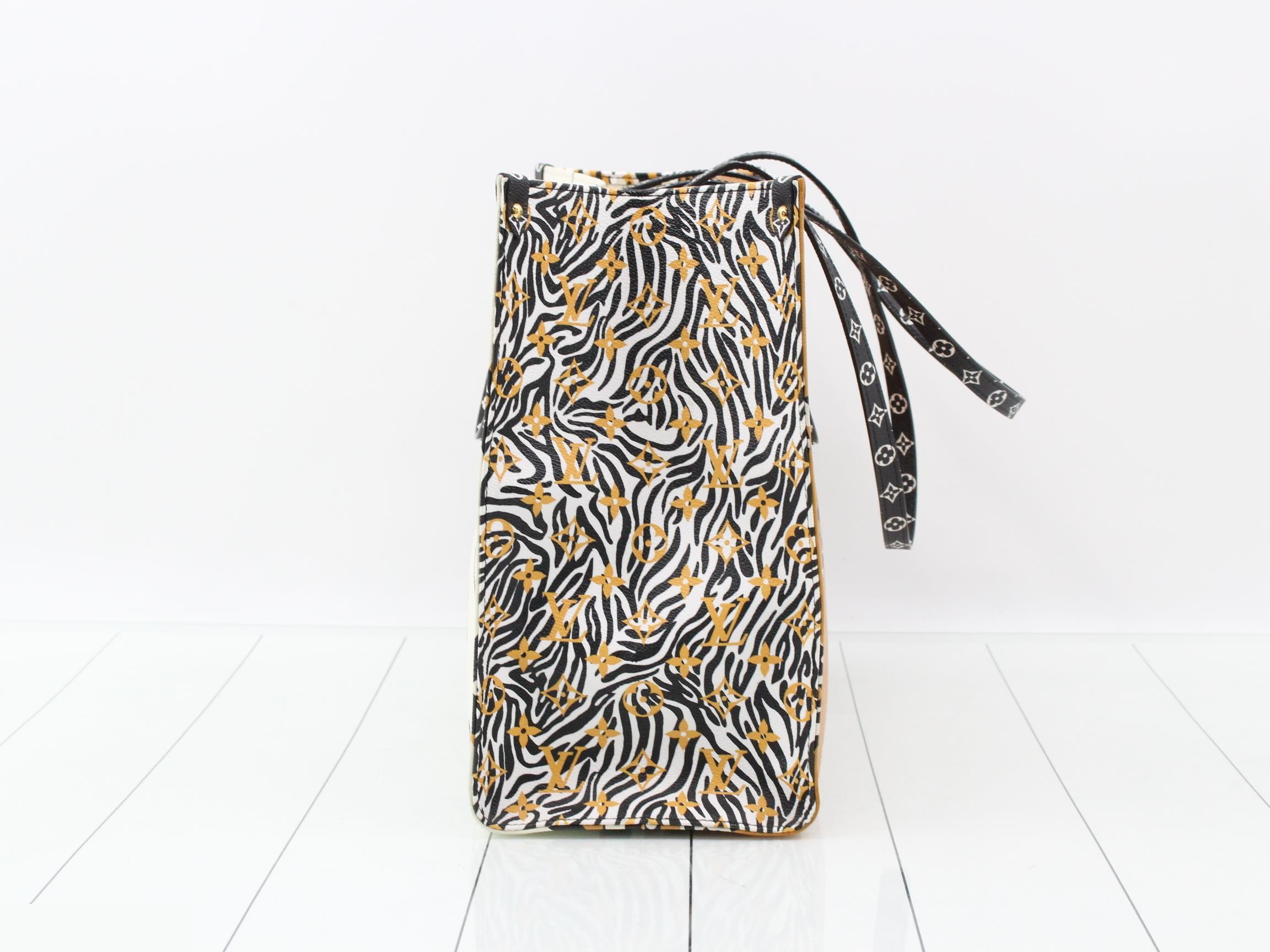 Monogram Jungle OnTheGo GM 2-Way Tote Bag — view 3