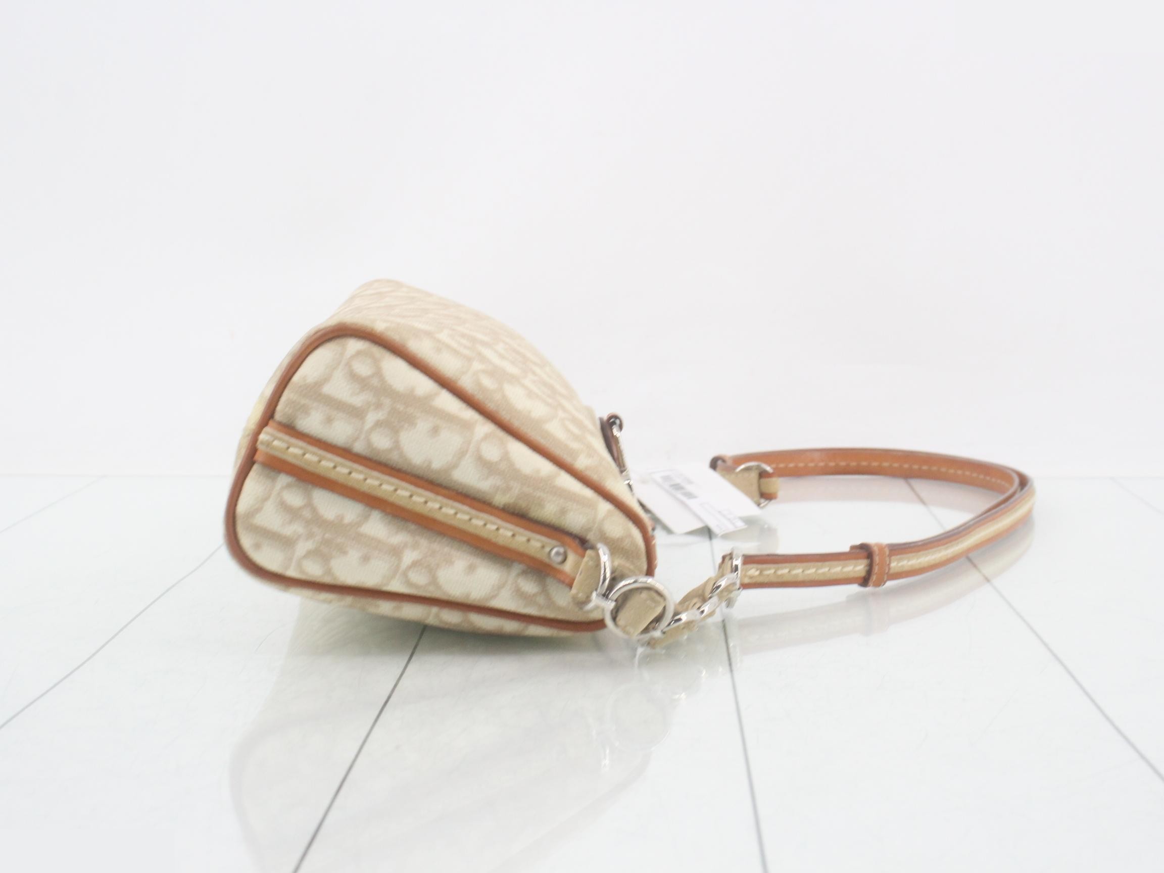 Trotter/Oblique PVC/Leather Heart One-Shoulder Bag — view 3