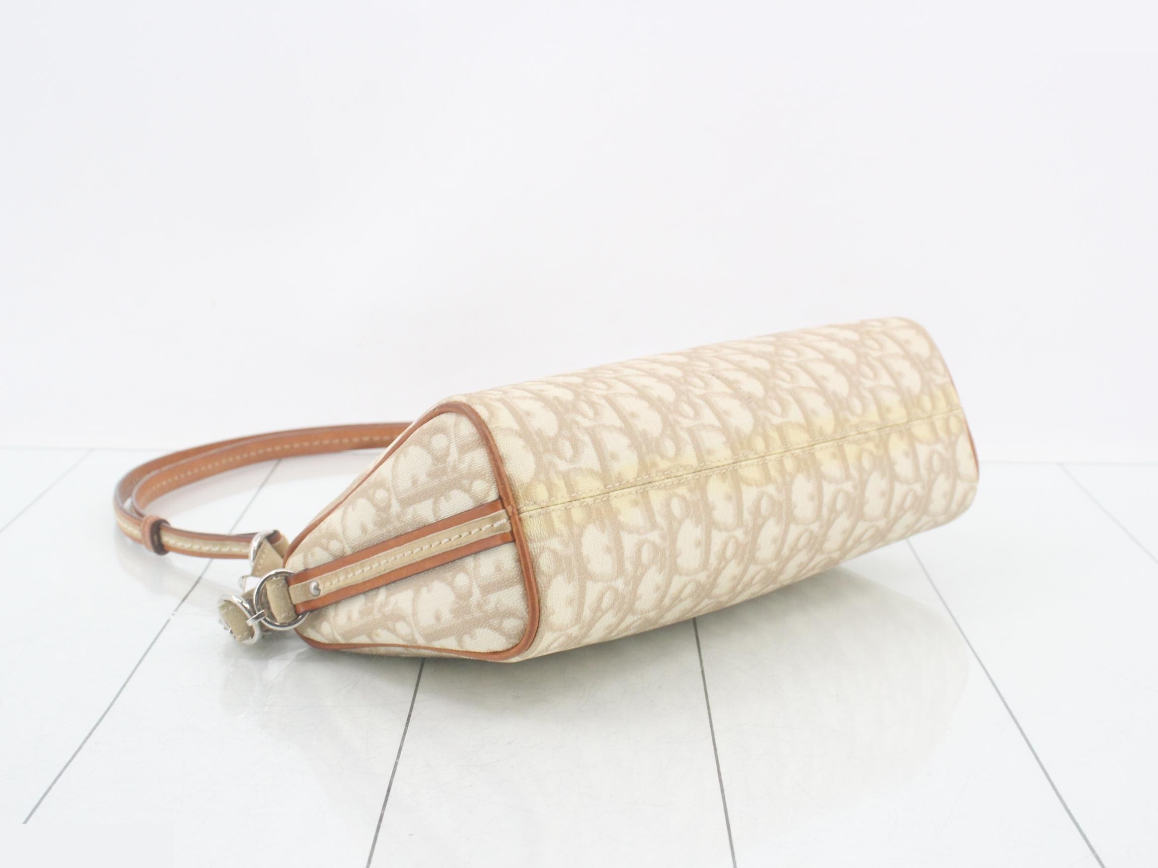 Trotter/Oblique PVC/Leather Heart One-Shoulder Bag — view 5