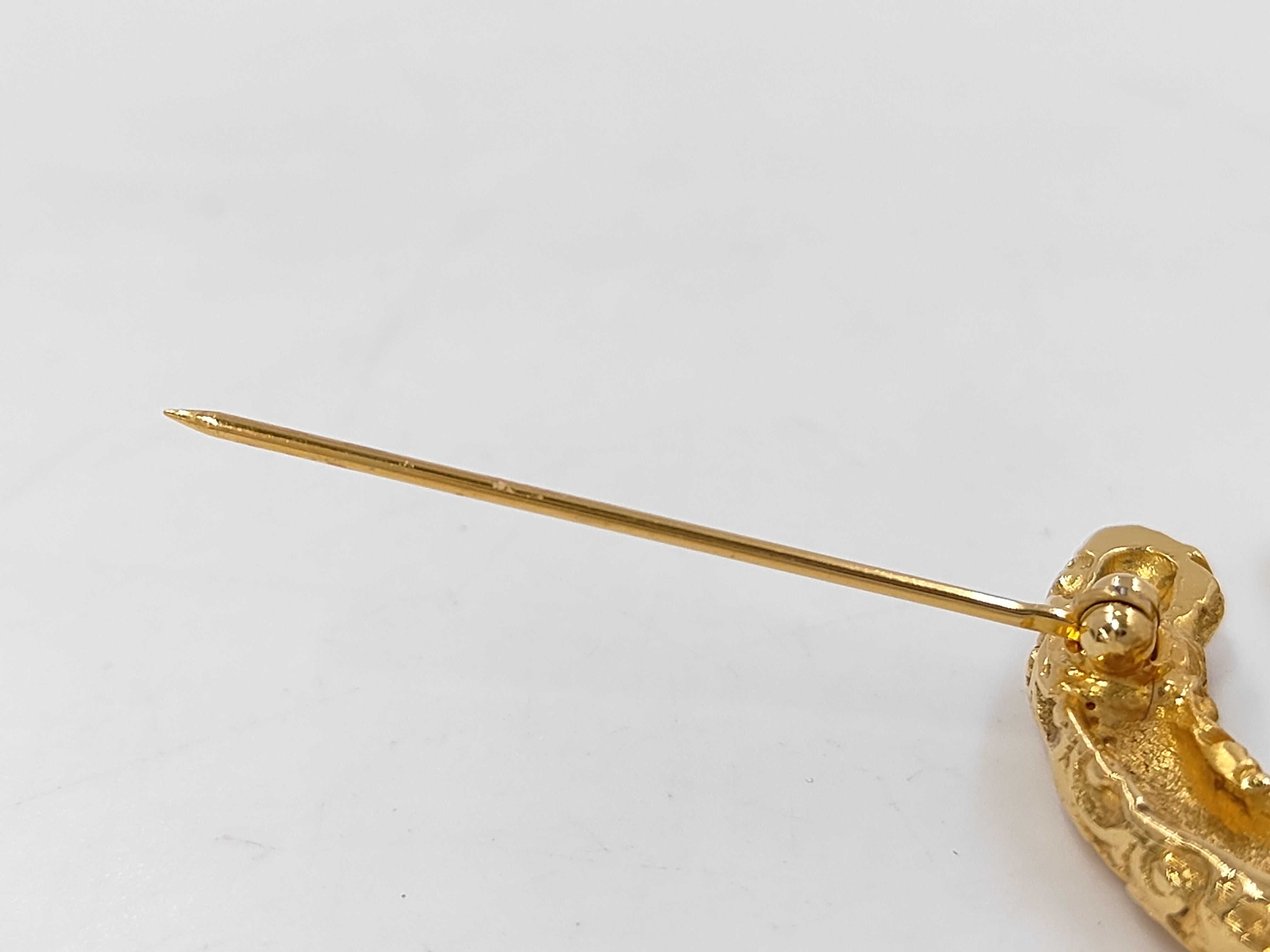 lava brooch — view 3