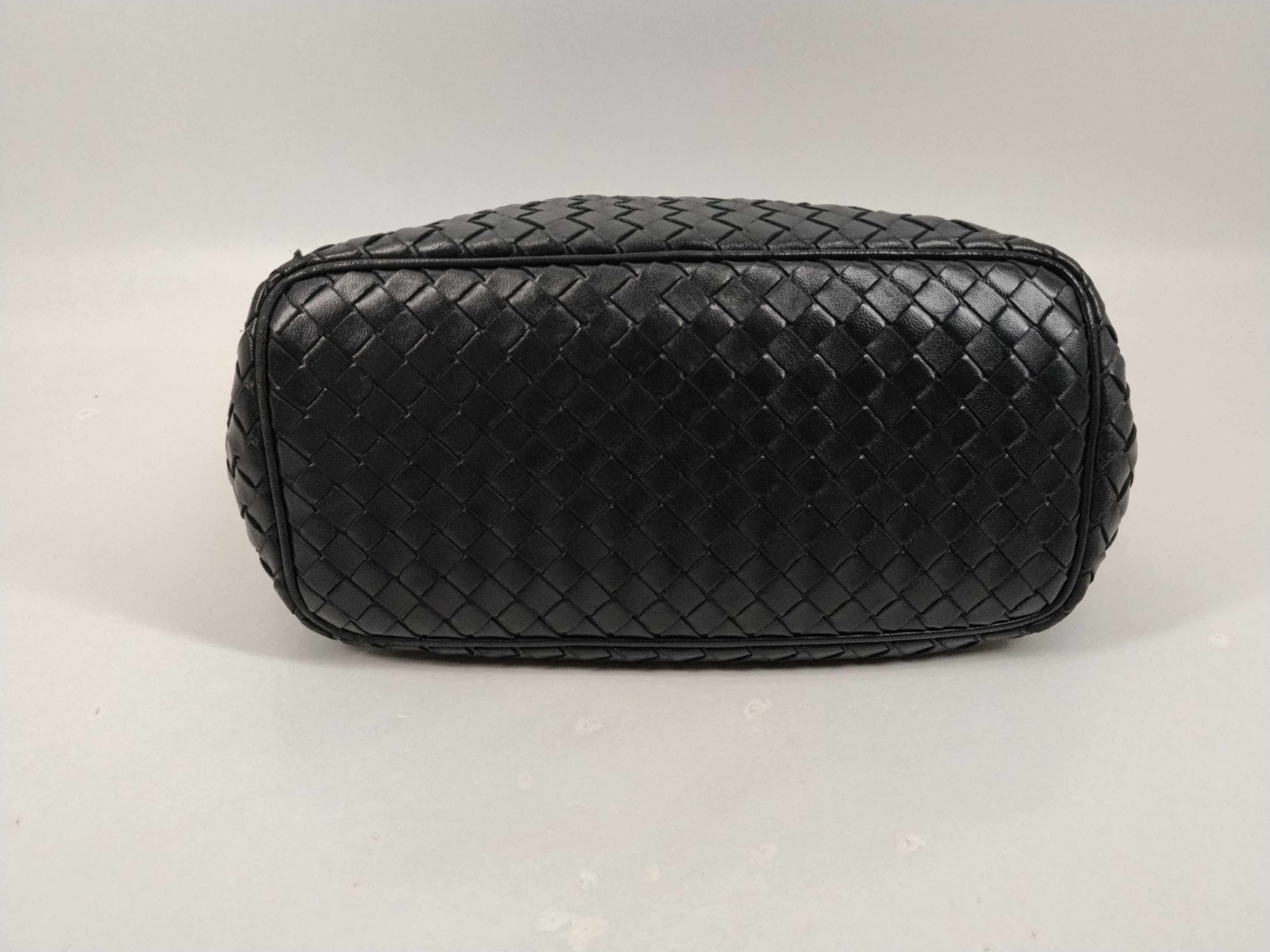 Intrecciato Bottega Veneta Intrecciato One-Shoulder Accessory Pouch Black Pouch — view 9