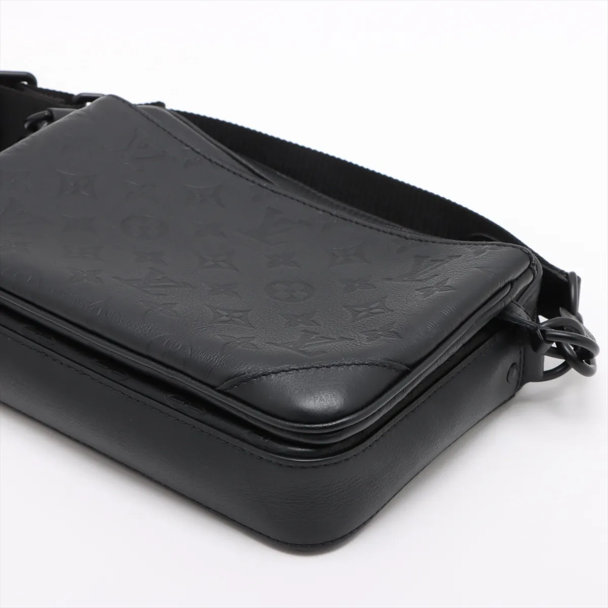 Monogram Shadow Trio Messenger M46602 Black RFID response — view 4