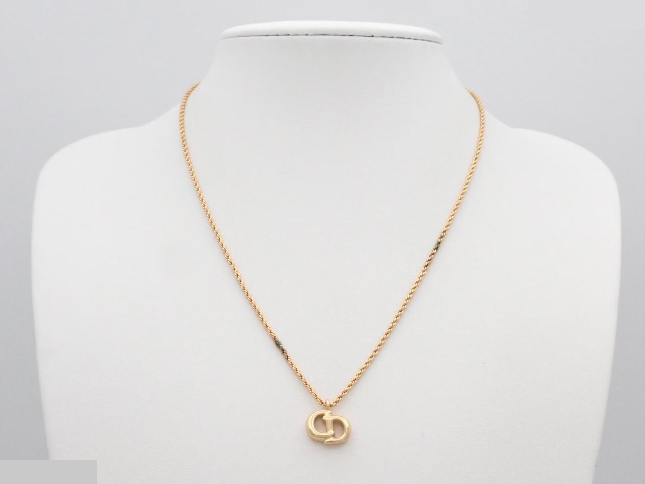 CD logo necklace/pendant; chain approximately 42cm. — view 3