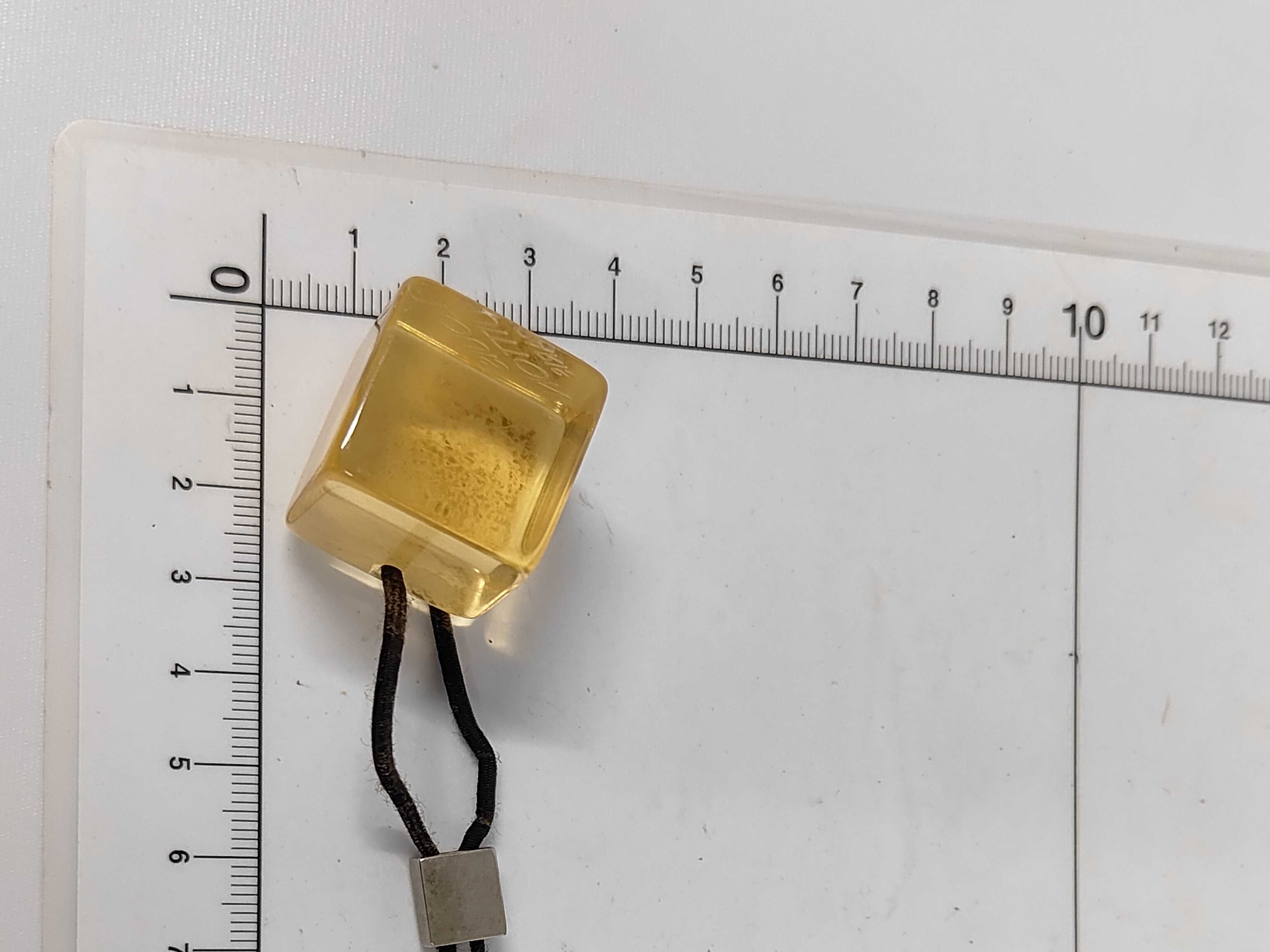 Hair Cube Inclusion / Model Number Unknown / Serial Number Unknown / Hair Cube Hair Accessory — view 8