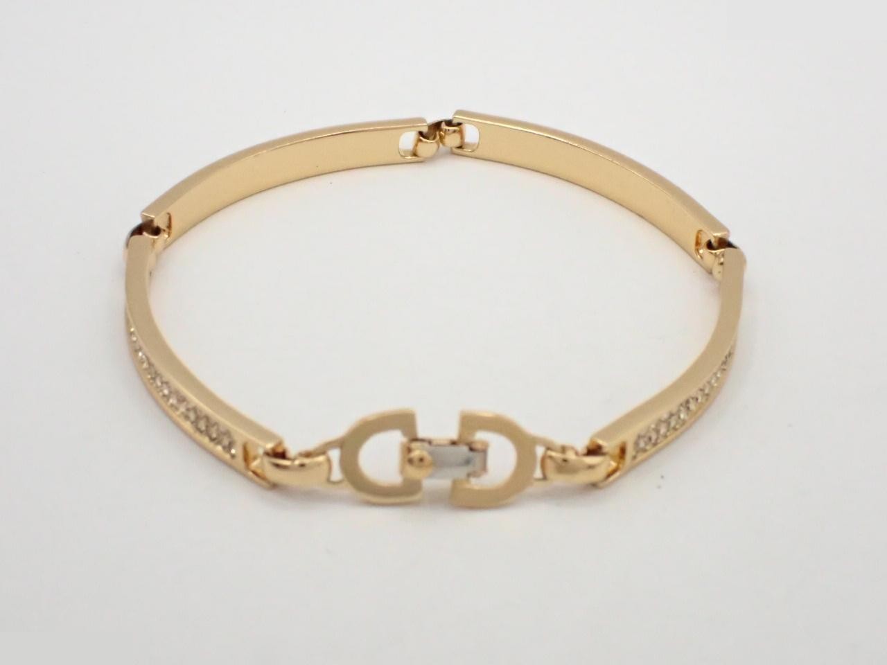 Bangle bracelet; wrist circumference approximately 18.5 cm — view 2