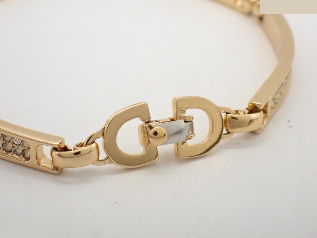 Bangle bracelet; wrist circumference approximately 18.5 cm — view 3
