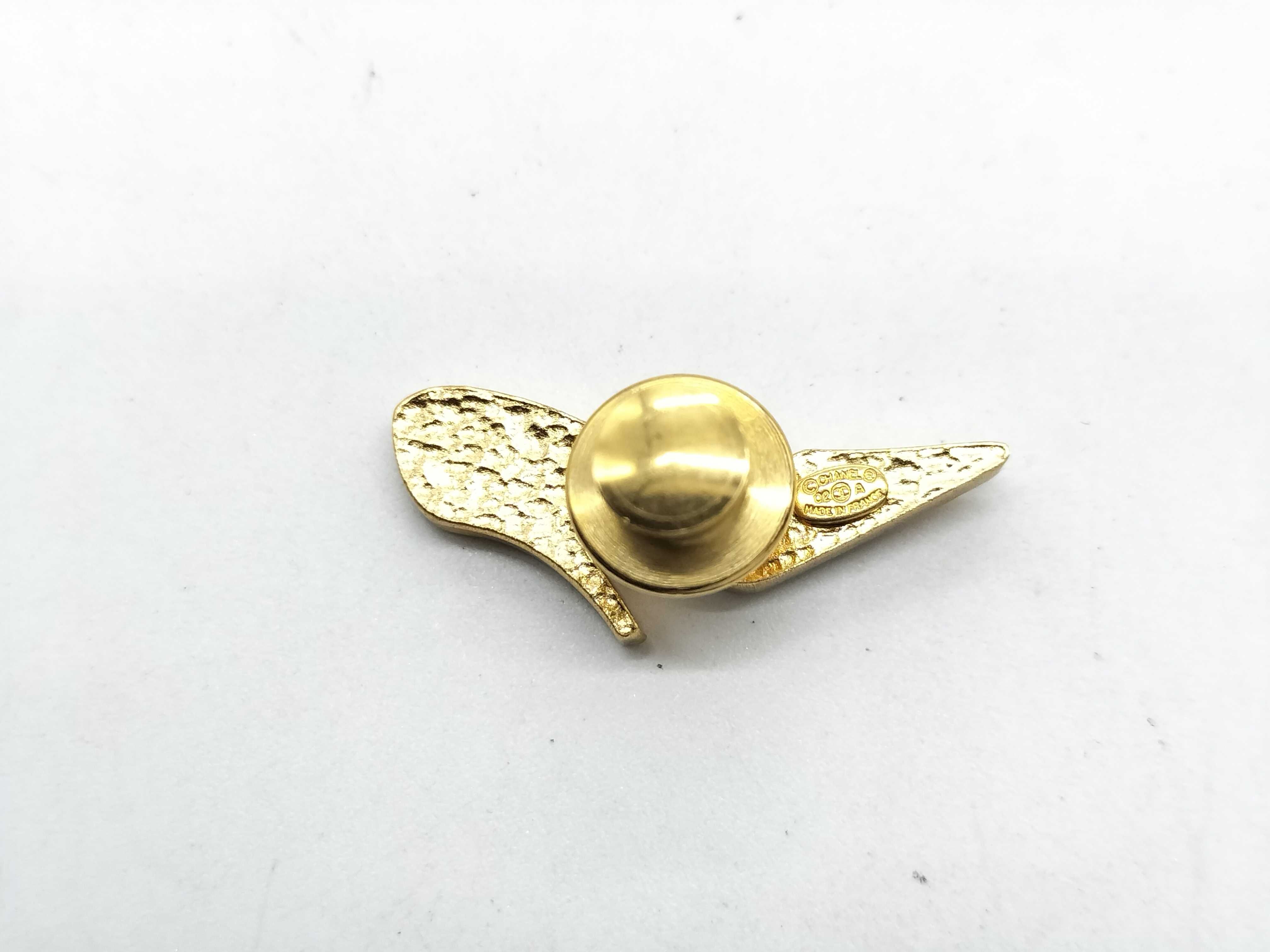 02A Pin Brooch High Heel Brooch — view 3