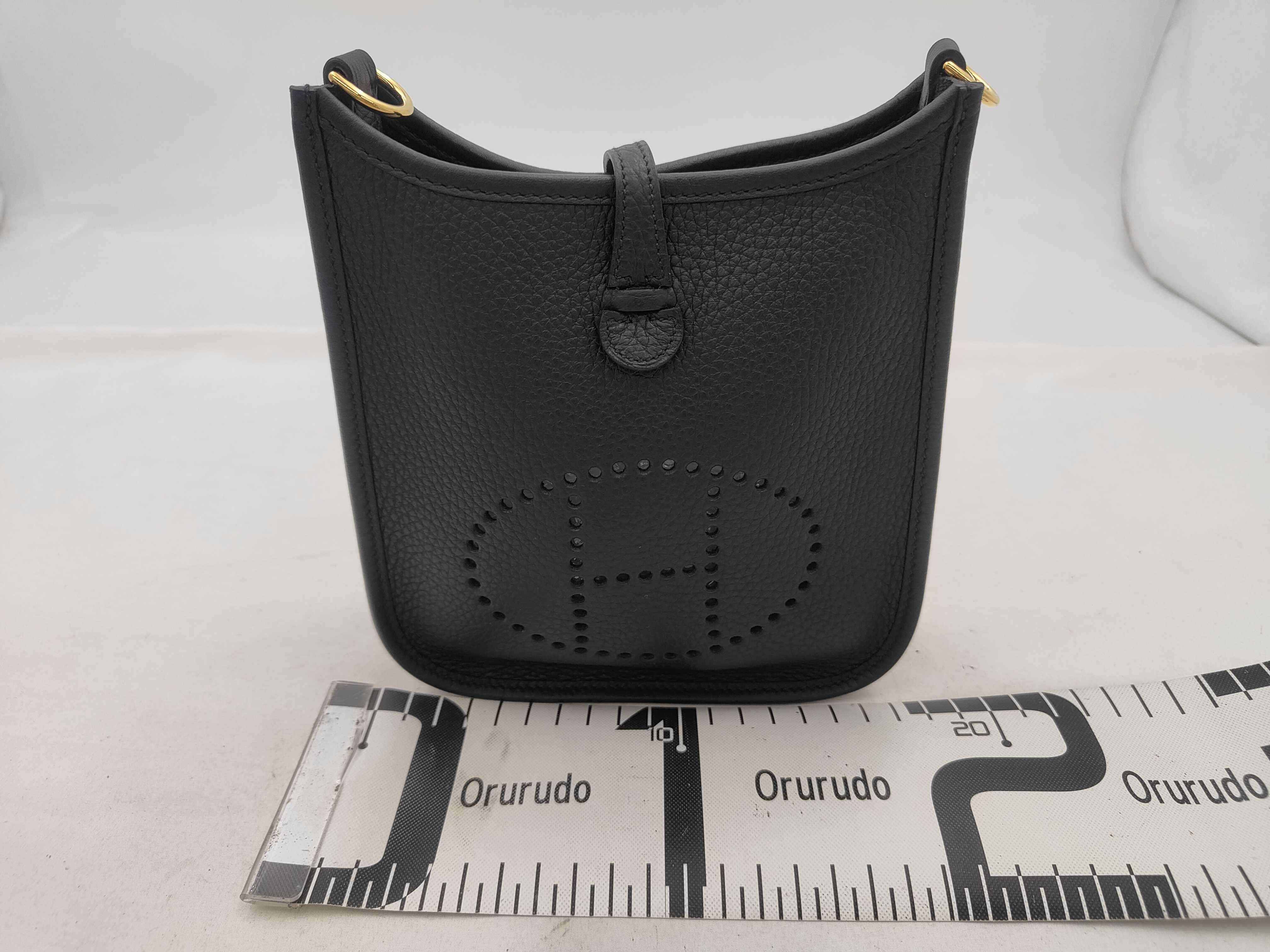 Evelyne Long TPM Black Gold Hardware Taurillon Clemence Leather G Stamp Shoulder Bag — view 2
