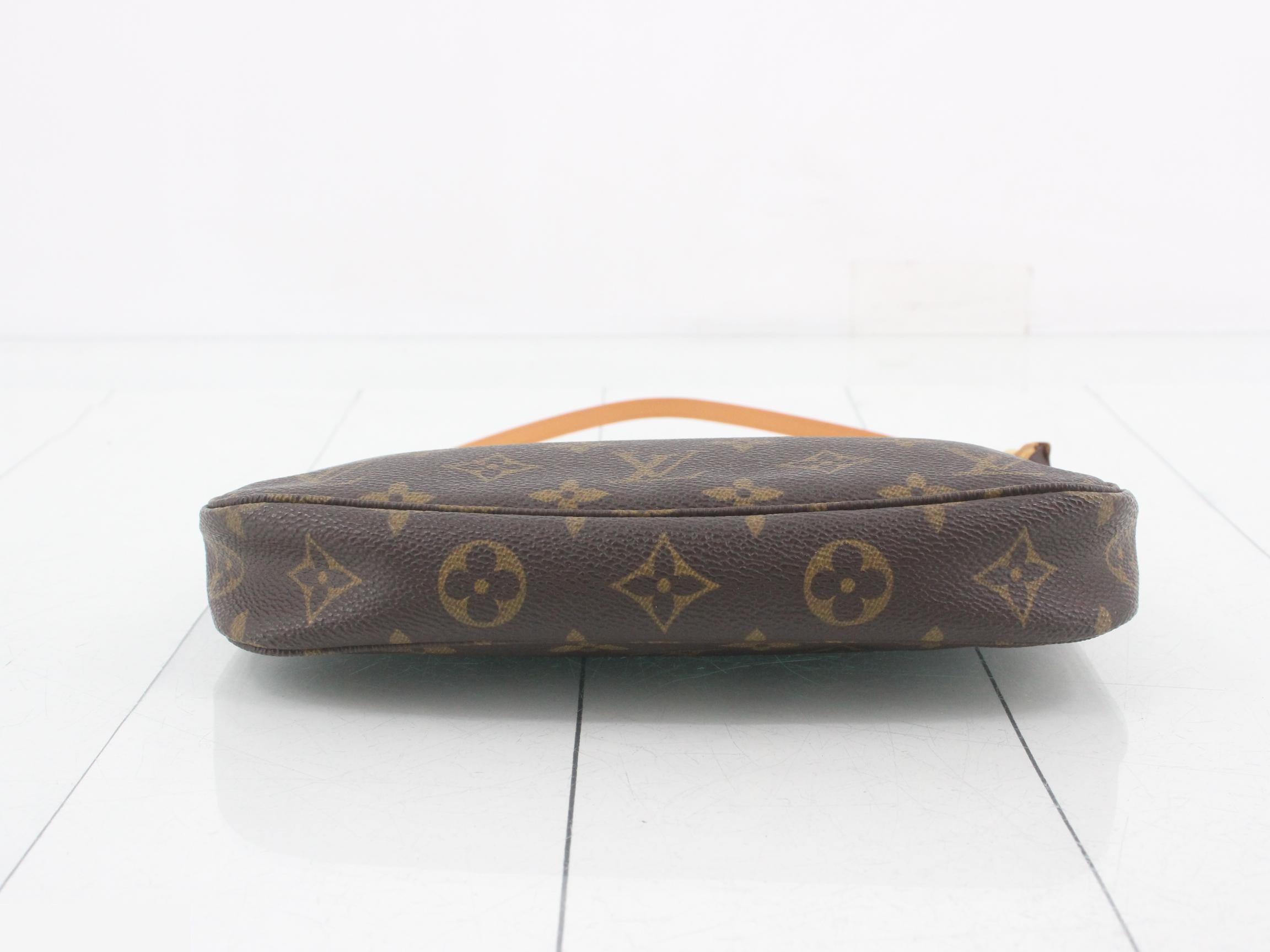 Monogram Pochette Accessoires Pouch VI0979 — view 3