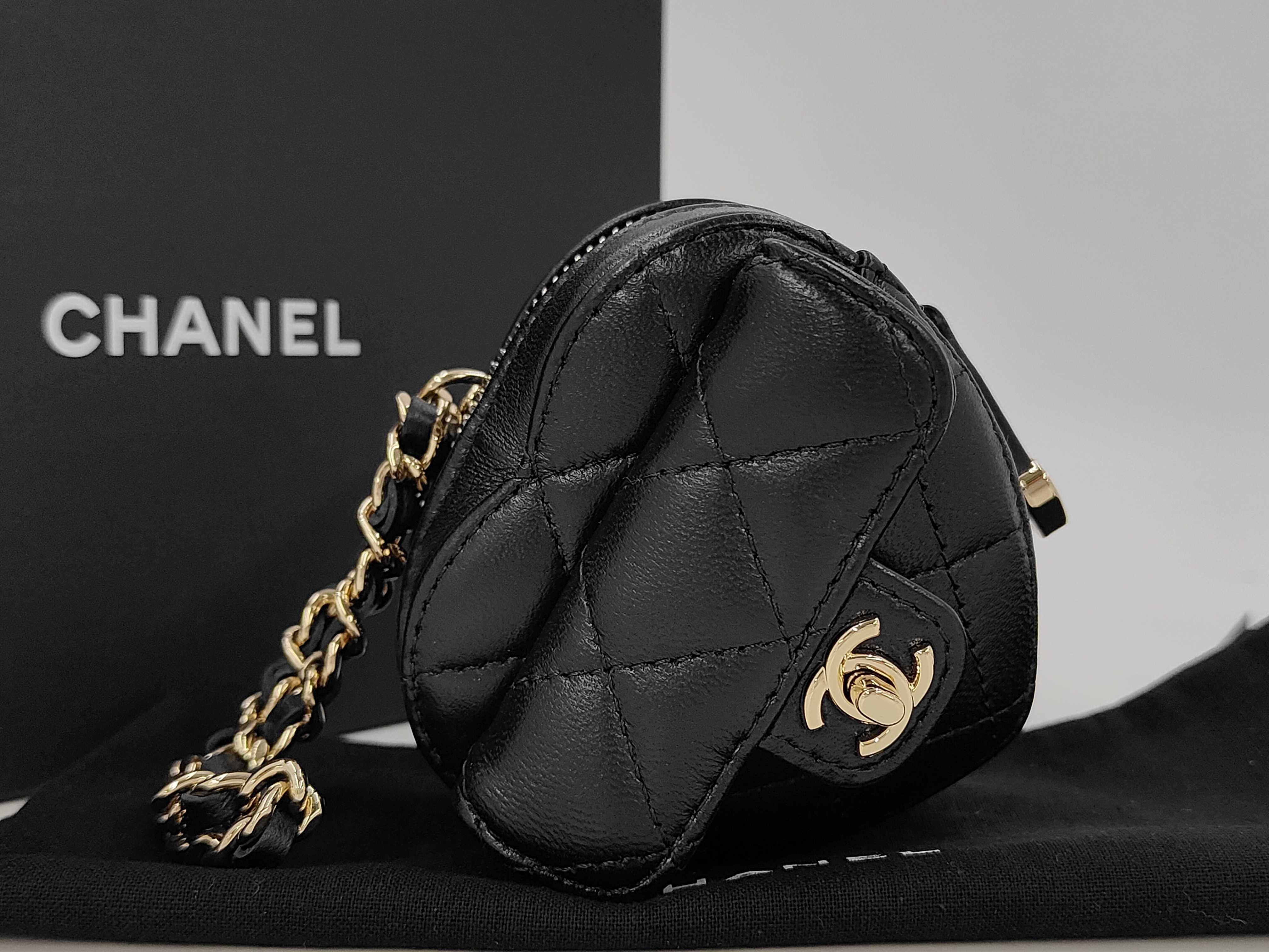 Heart Gold Hardware Chain Handbag Black Random Serial Number Handbag