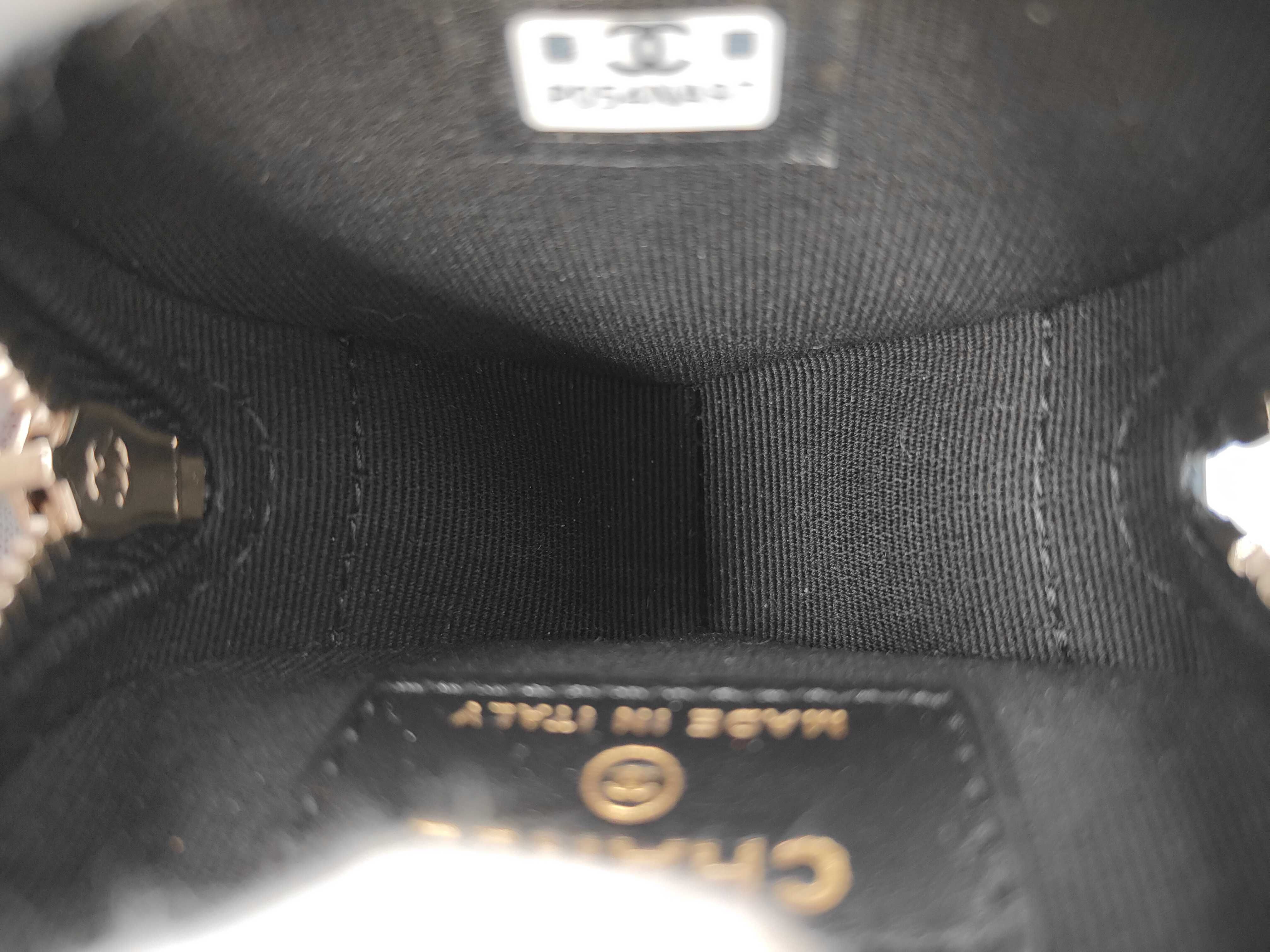 Heart Gold Hardware Chain Handbag Black Random Serial Number Handbag — view 8