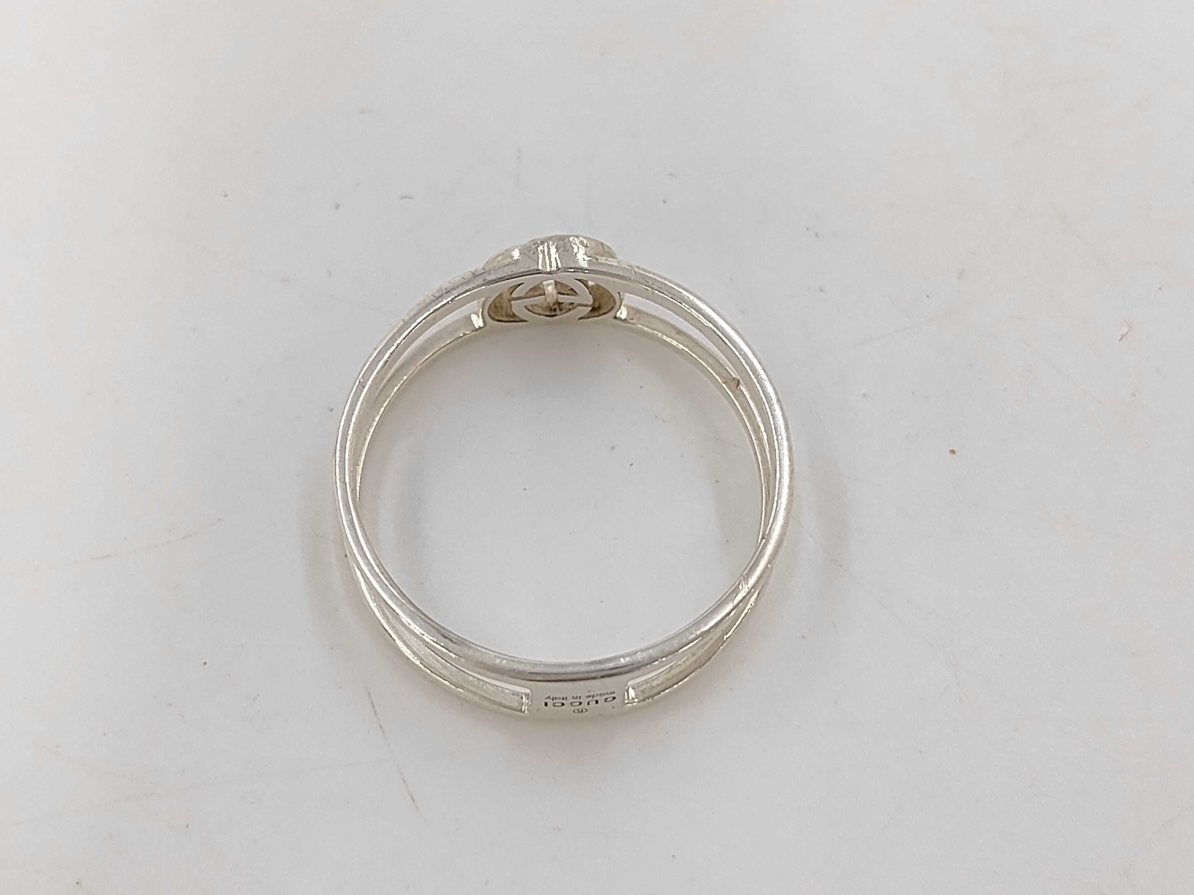 Interlocking Ring — view 3