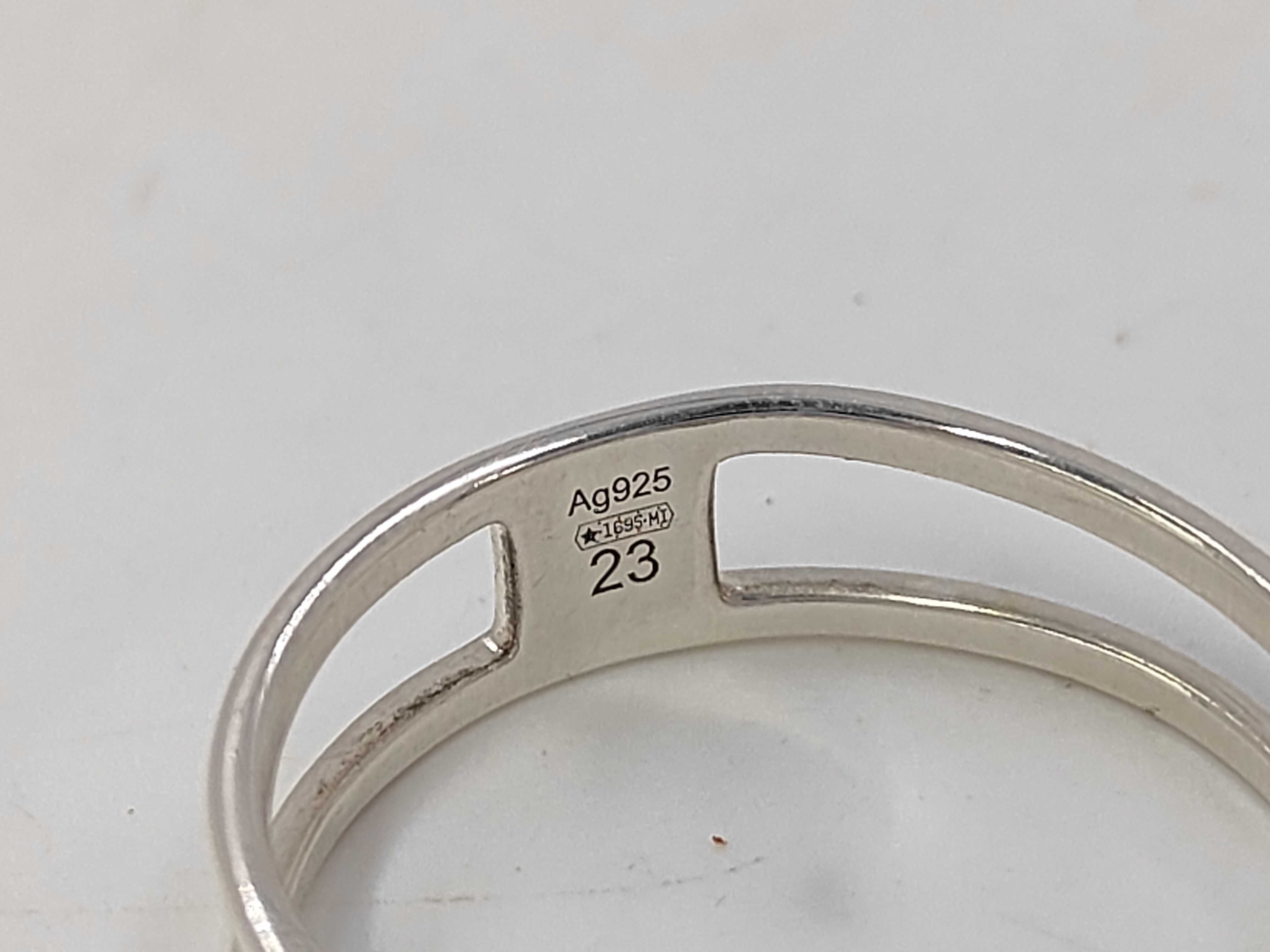Interlocking Ring — view 5