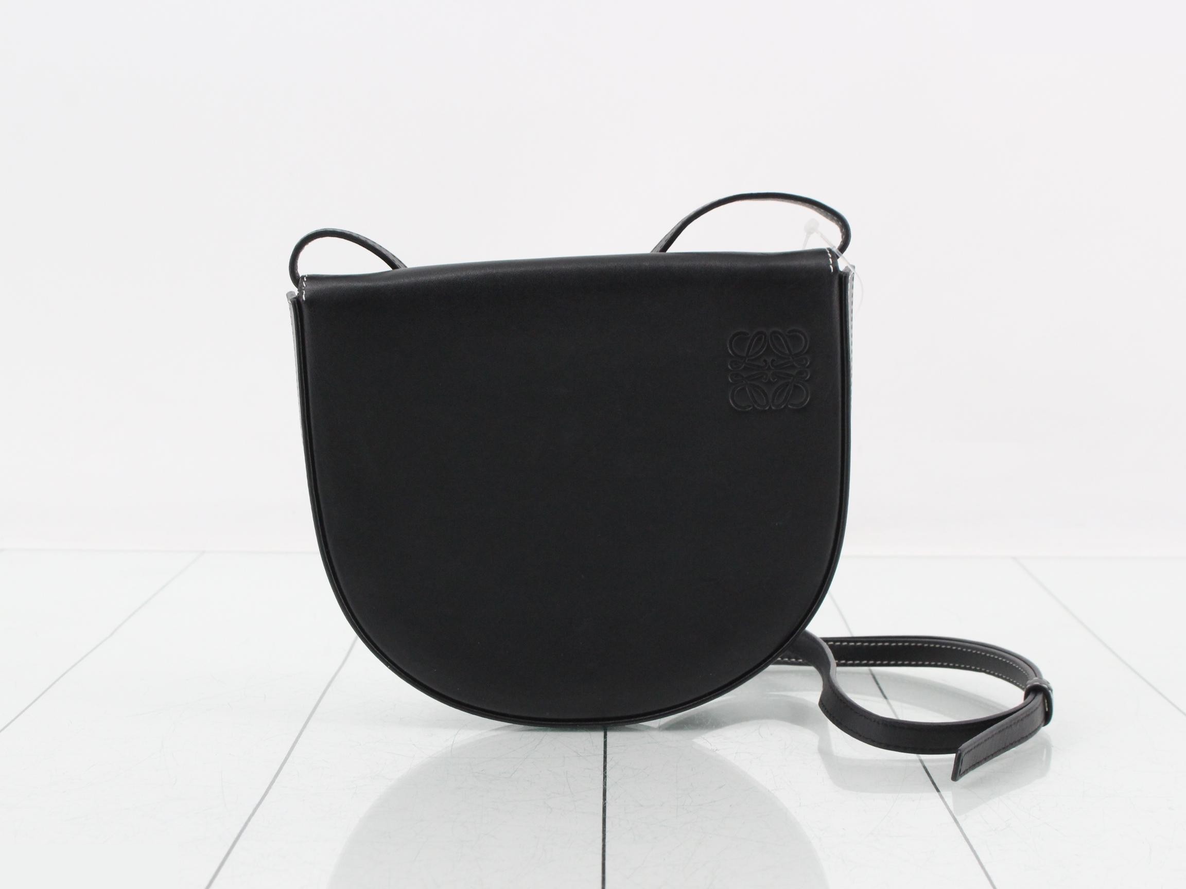Heel pouch shoulder bag, leather, black