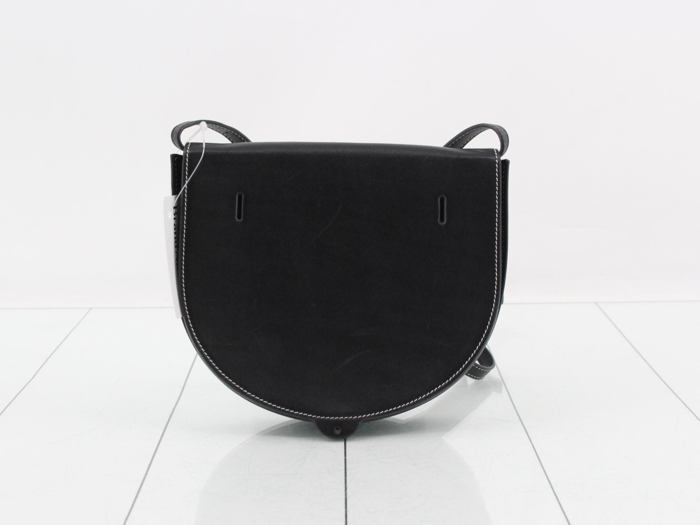 Heel pouch shoulder bag, leather, black — view 2