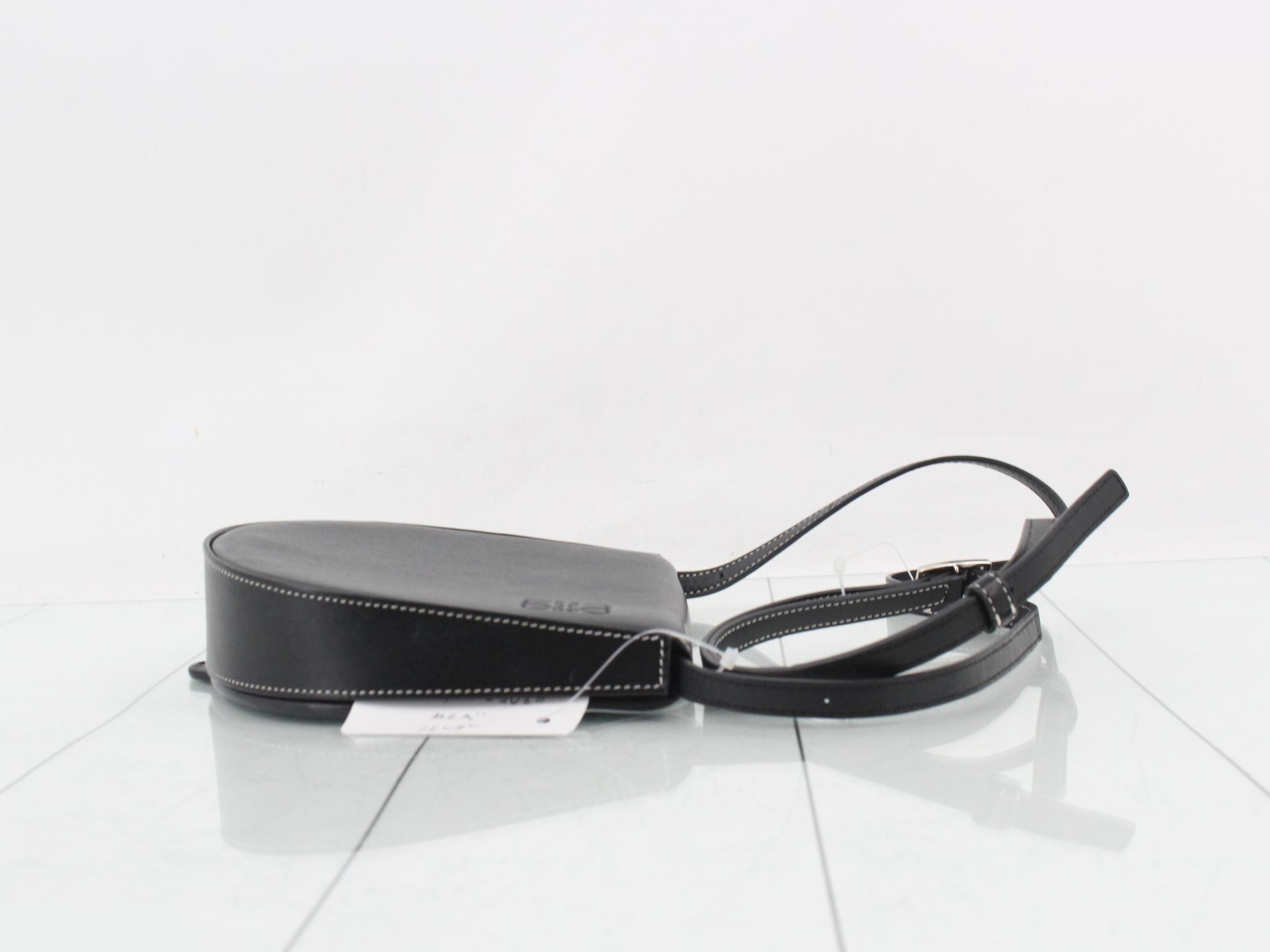 Heel pouch shoulder bag, leather, black — view 3