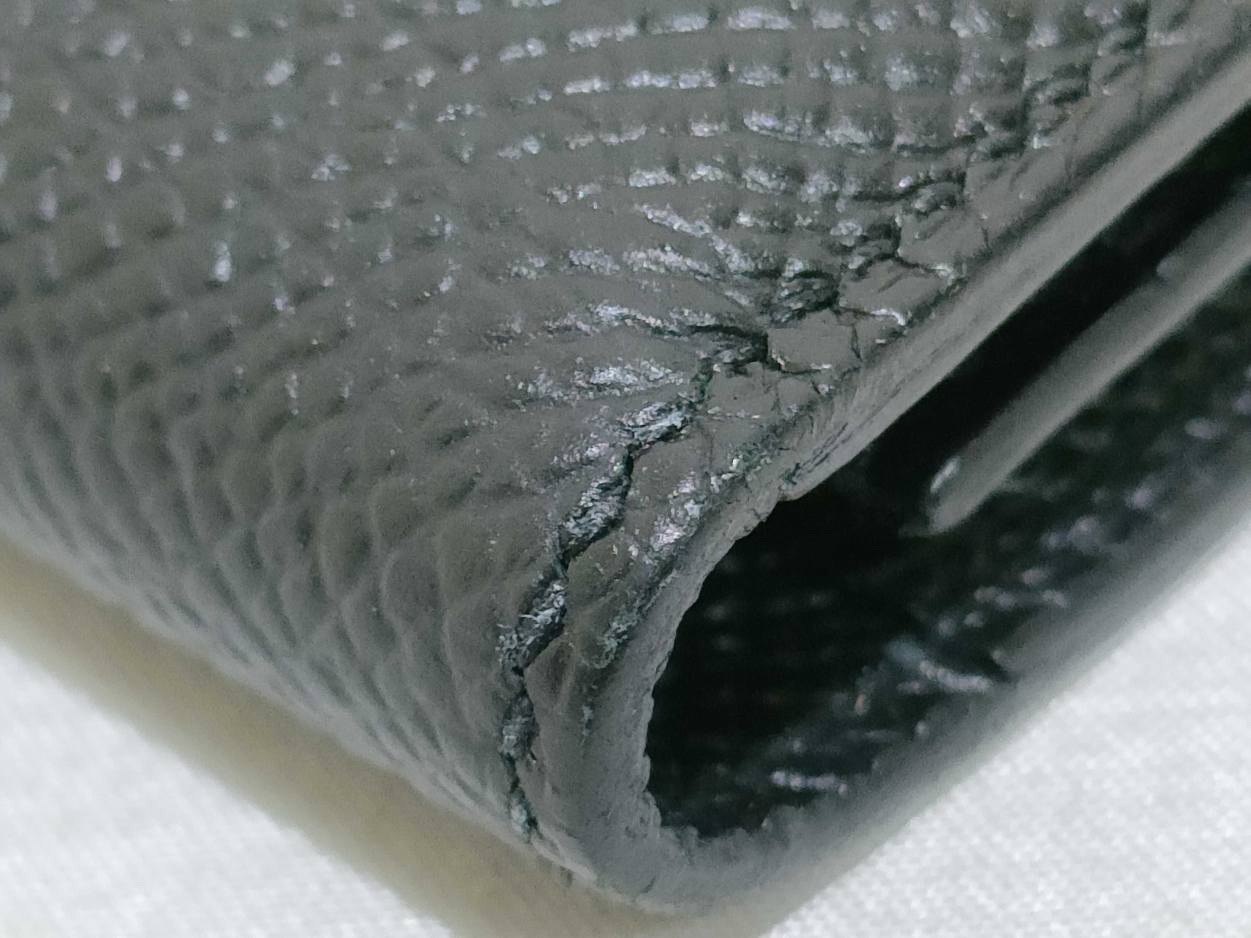 Bearn Soufflé Veau Epsom Black Wallet — view 4