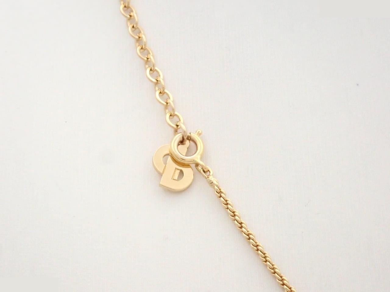 necklace — view 2