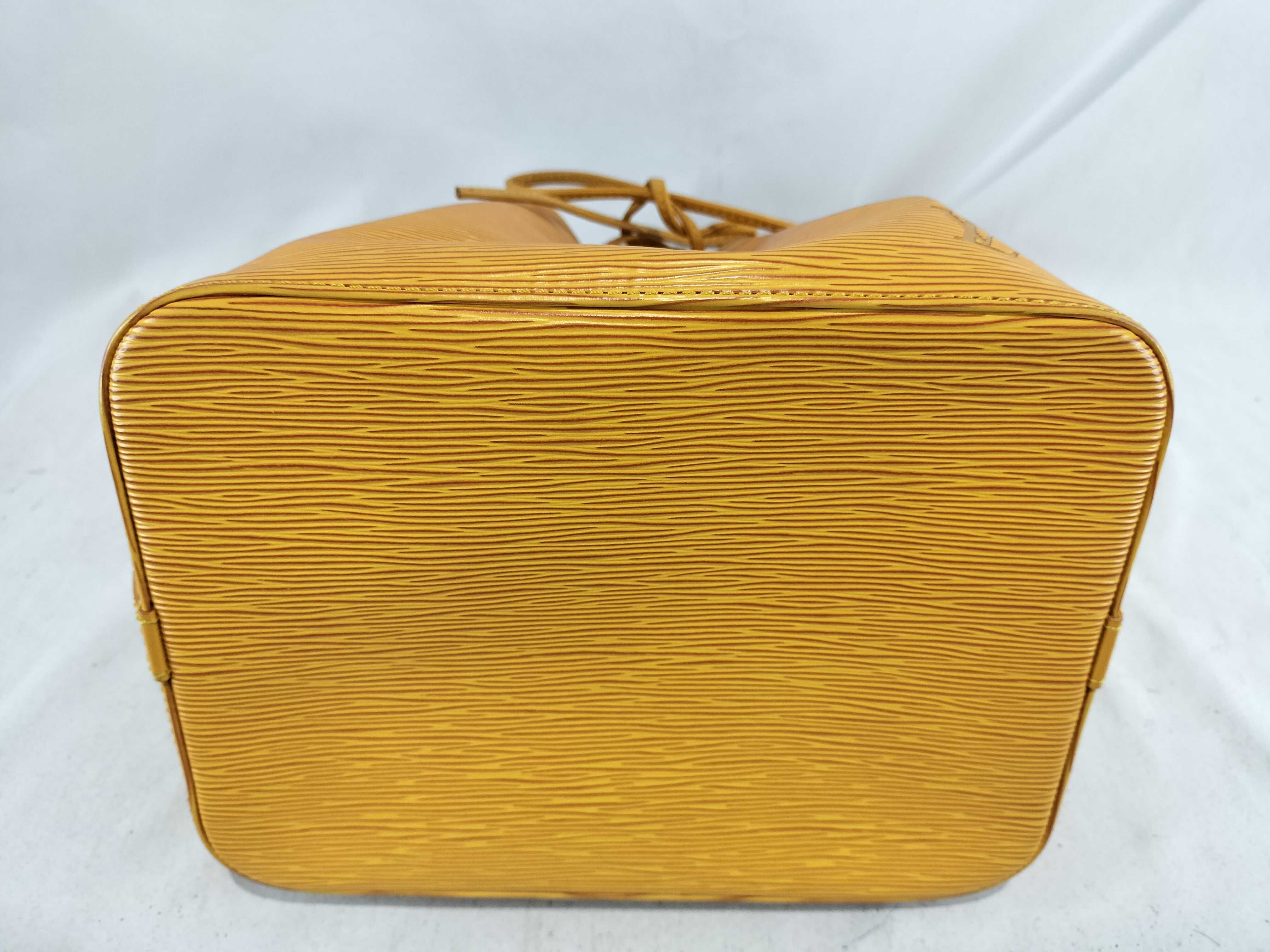 Epi Noe Yellow Shoulder Bag — view 7