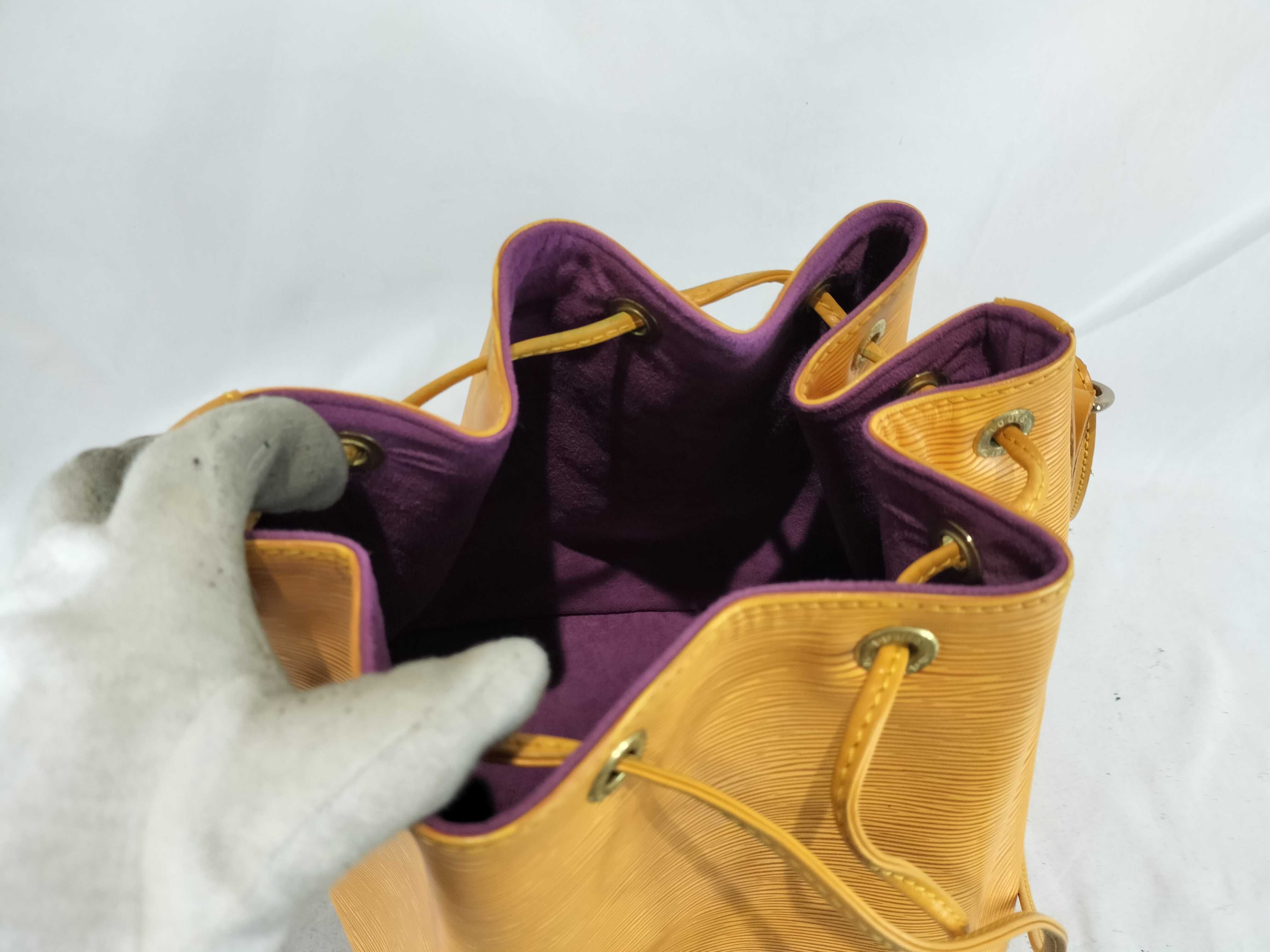 Epi Noe Yellow Shoulder Bag — view 10