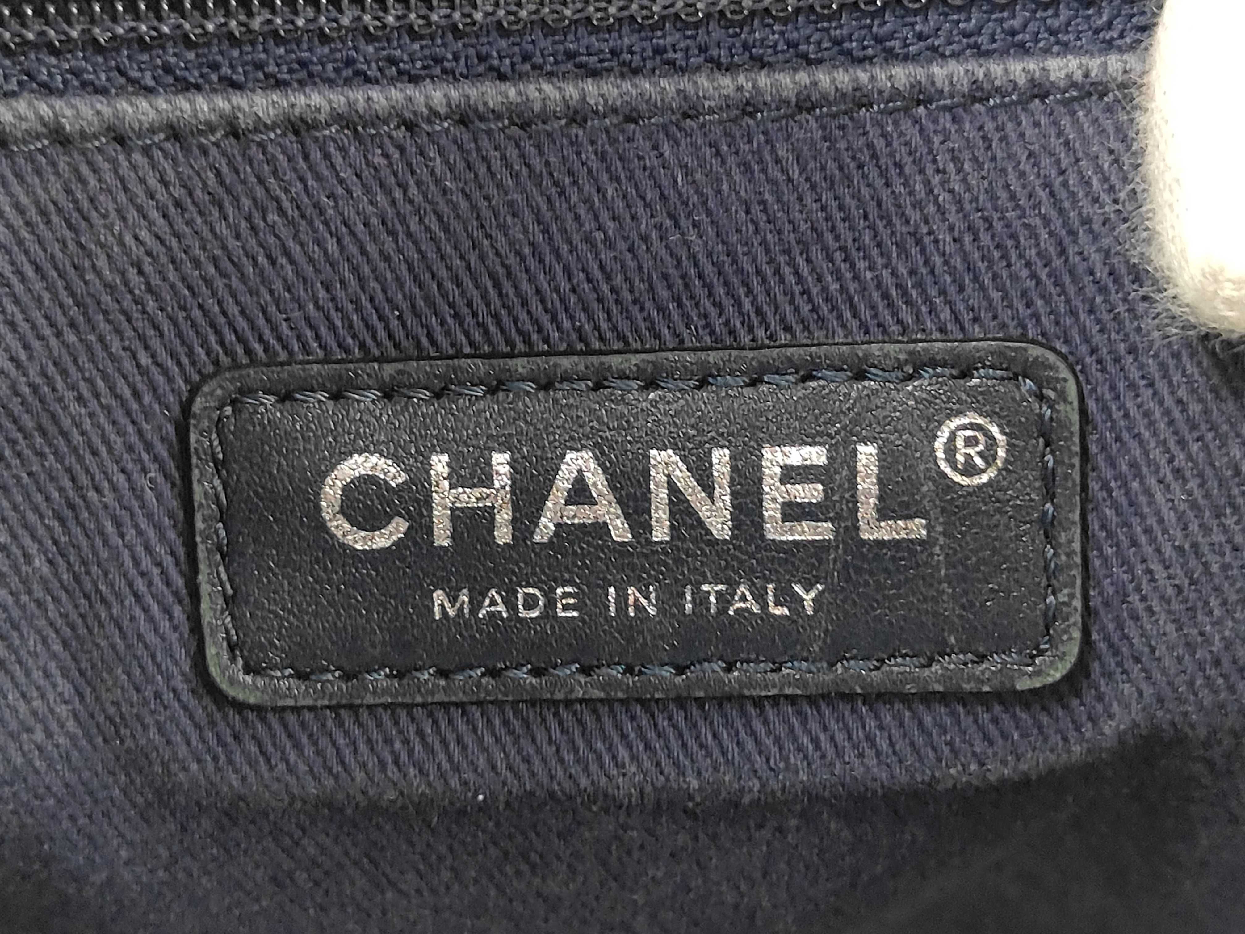 9 Chanel Tote Bag — view 11