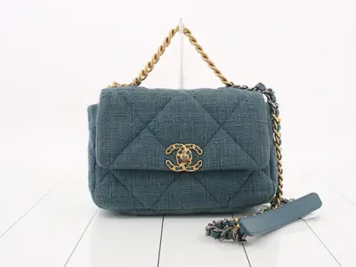 19 Tweed Chain Shoulder Bag