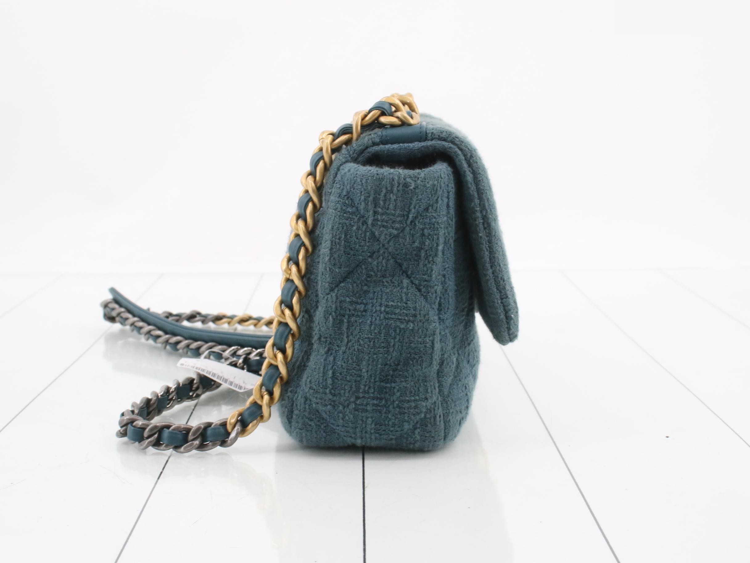 19 Tweed Chain Shoulder Bag — view 4