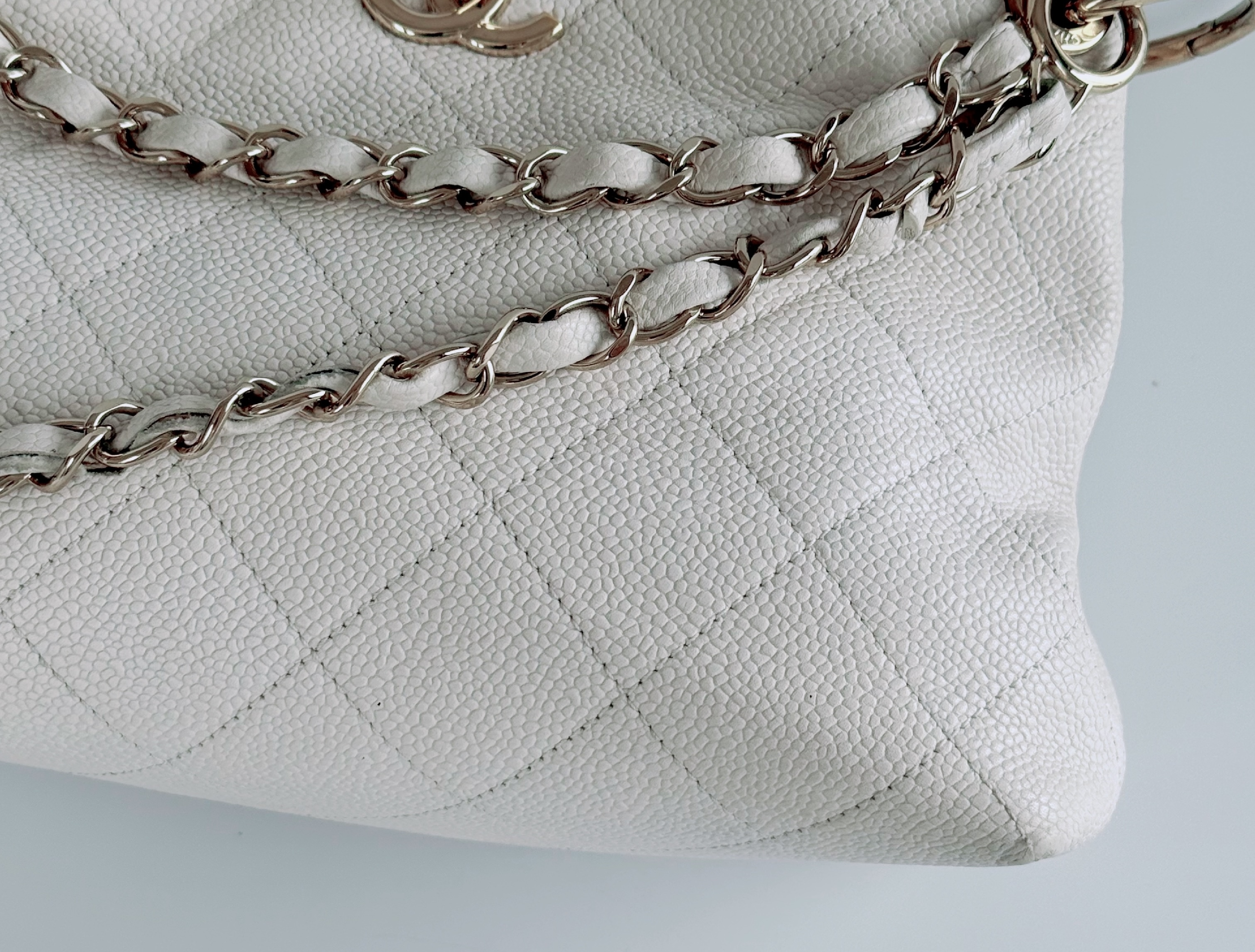 Matelassé Caviar Leather White Chain Shoulder Bag (with gold hardware) — view 5