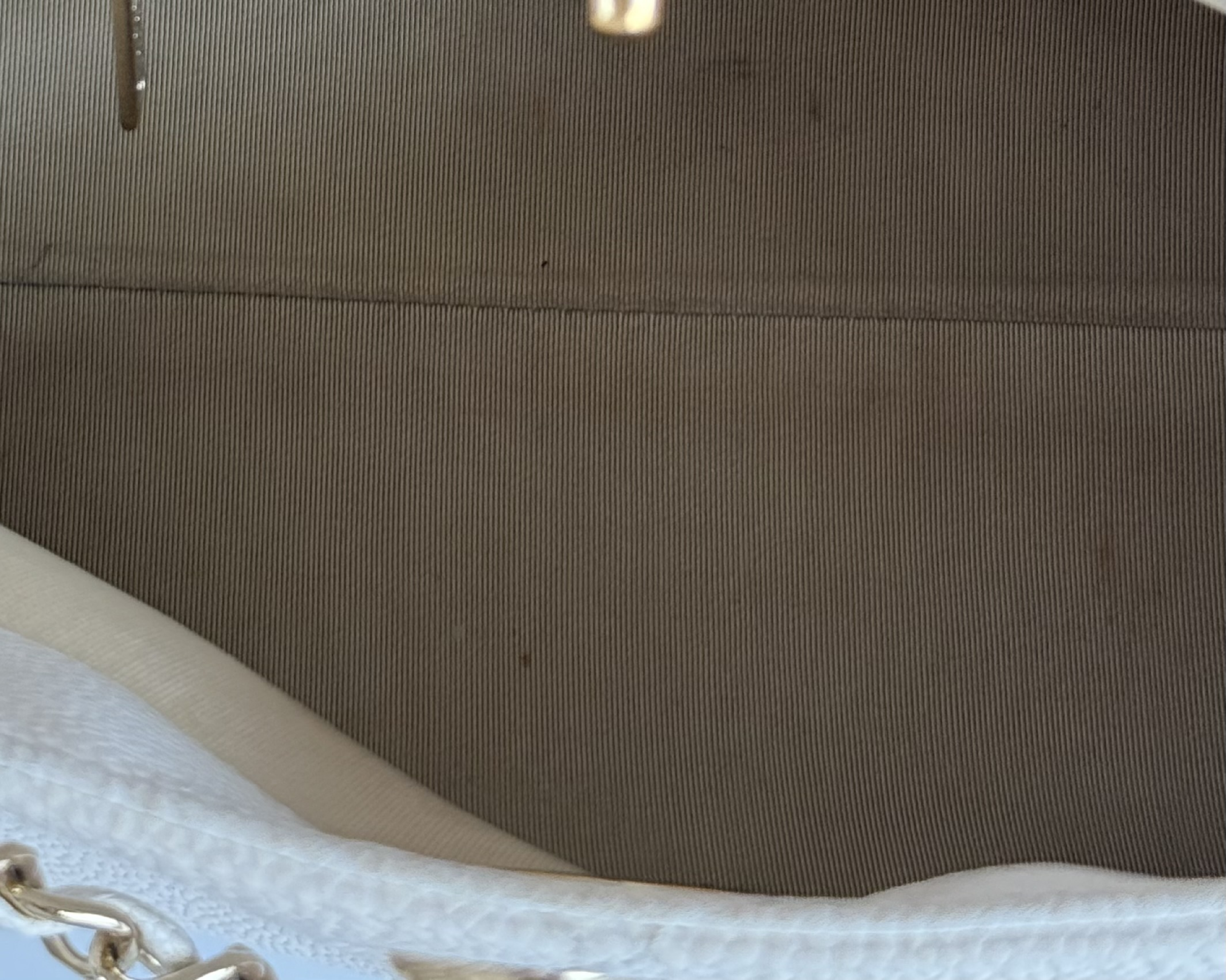 Matelassé Caviar Leather White Chain Shoulder Bag (with gold hardware) — view 6