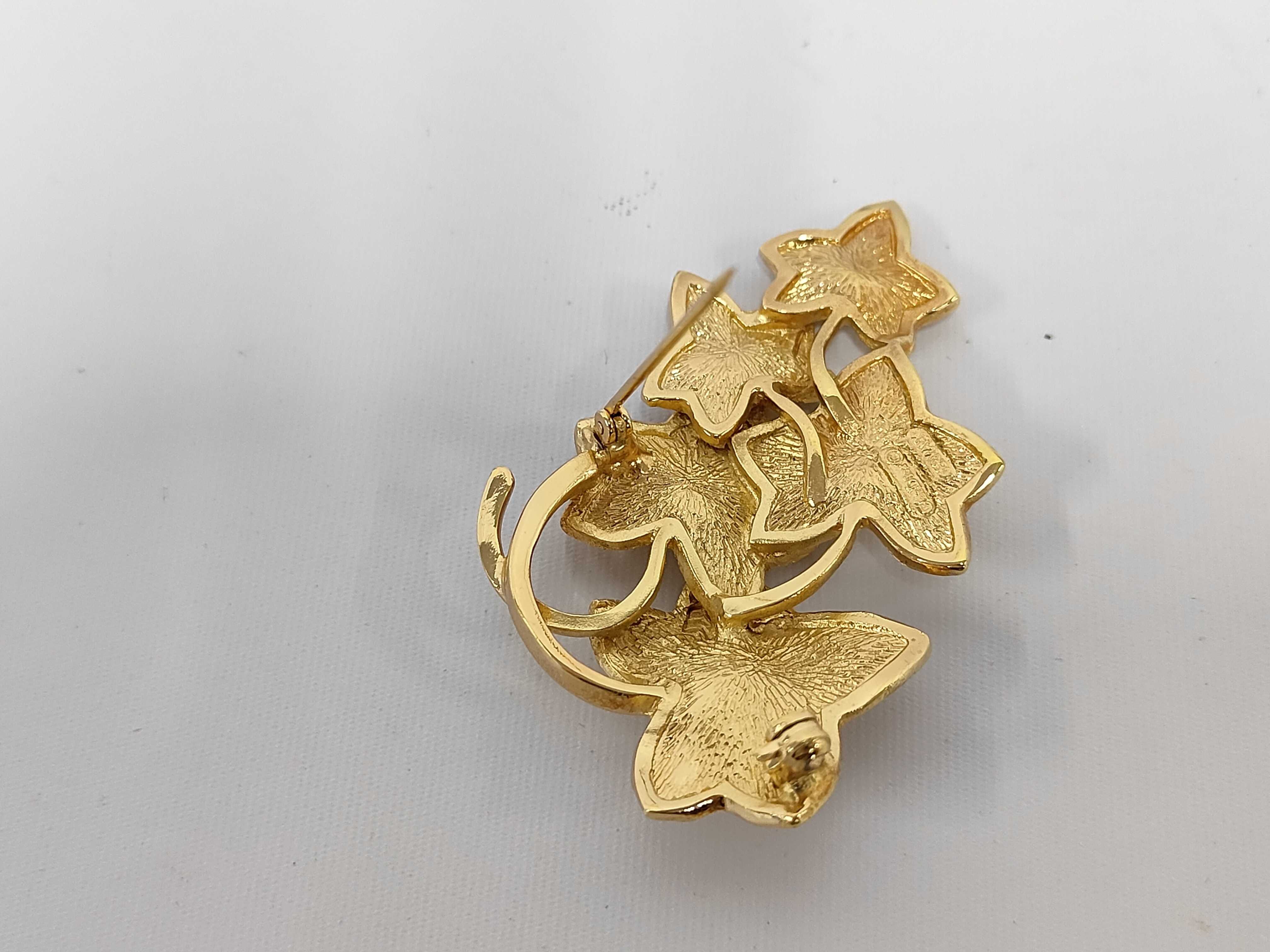 Vintage Ivy Leaf Gold Brooch — view 6