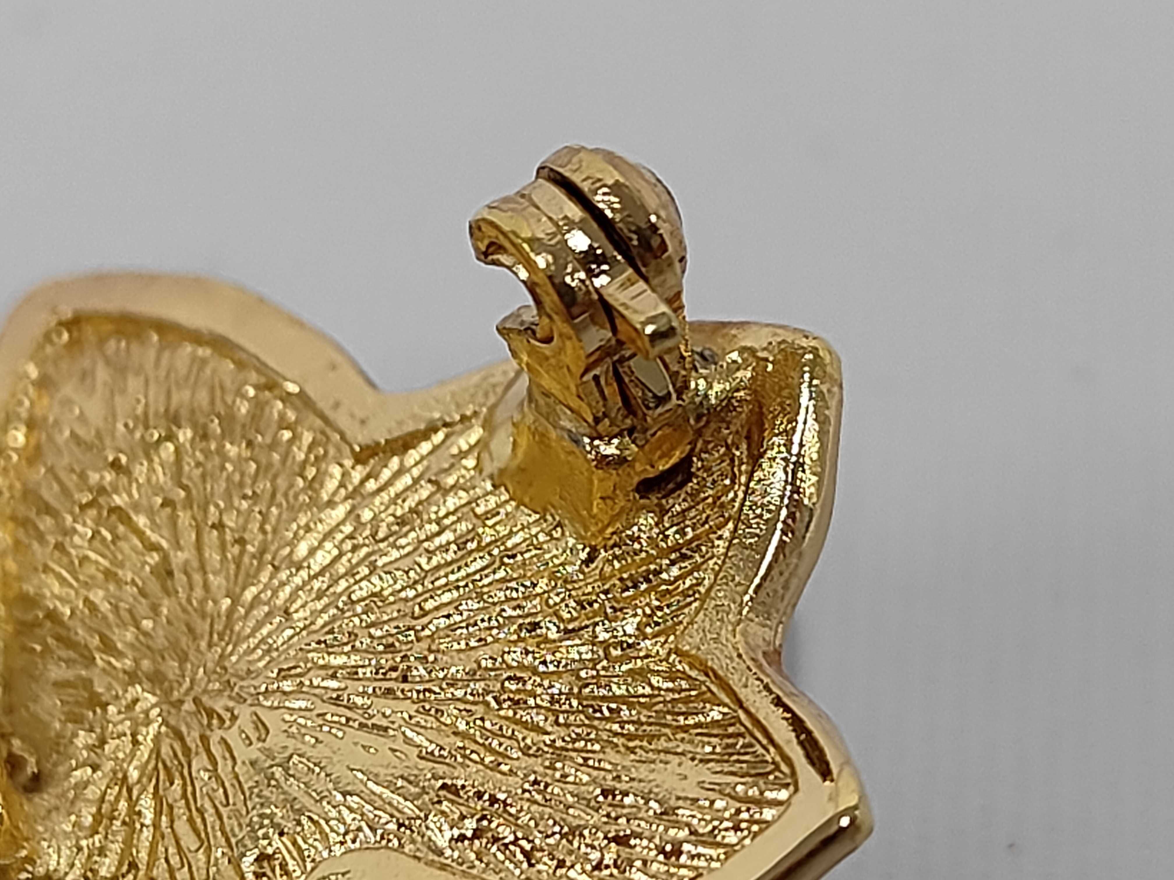 Vintage Ivy Leaf Gold Brooch — view 7