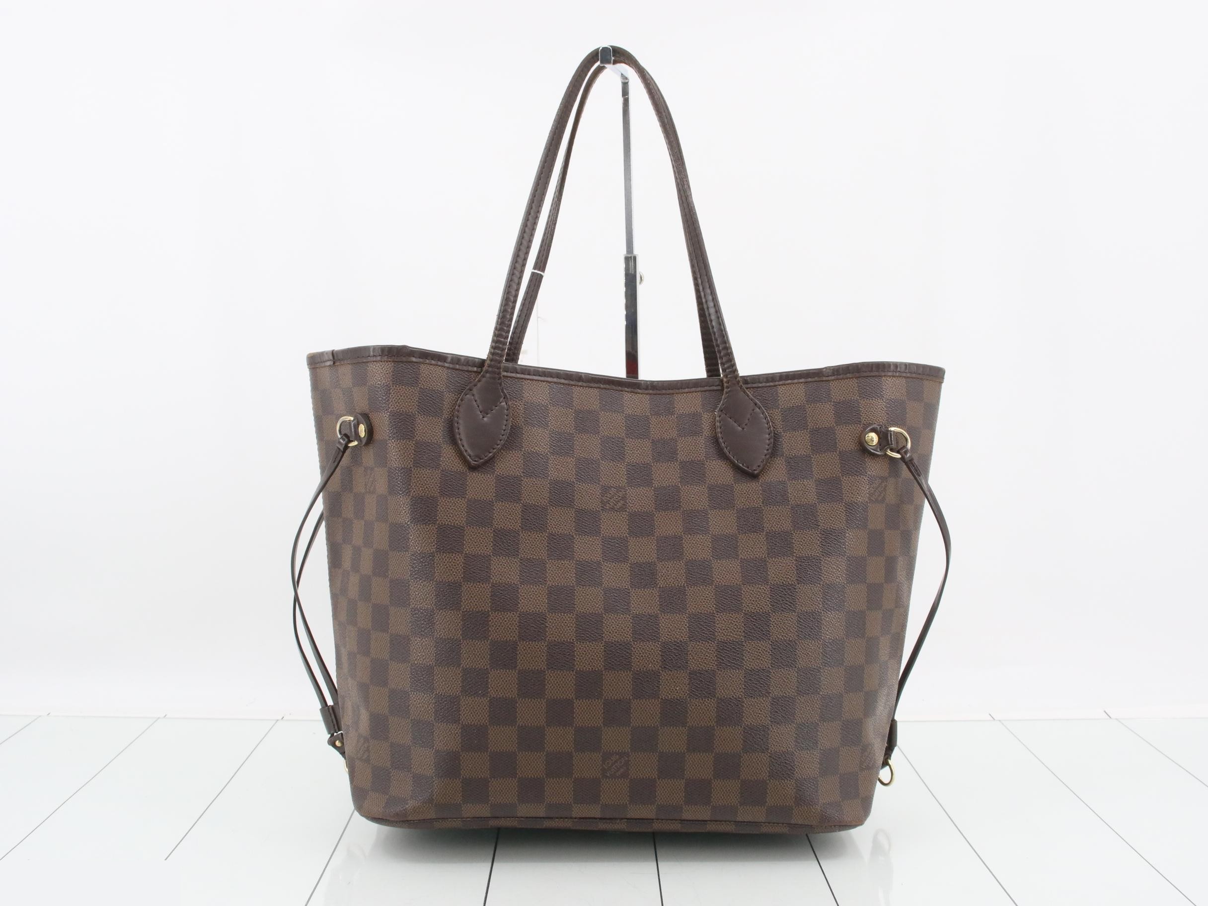 Damier Neverfull MM Tote Bag — view 2