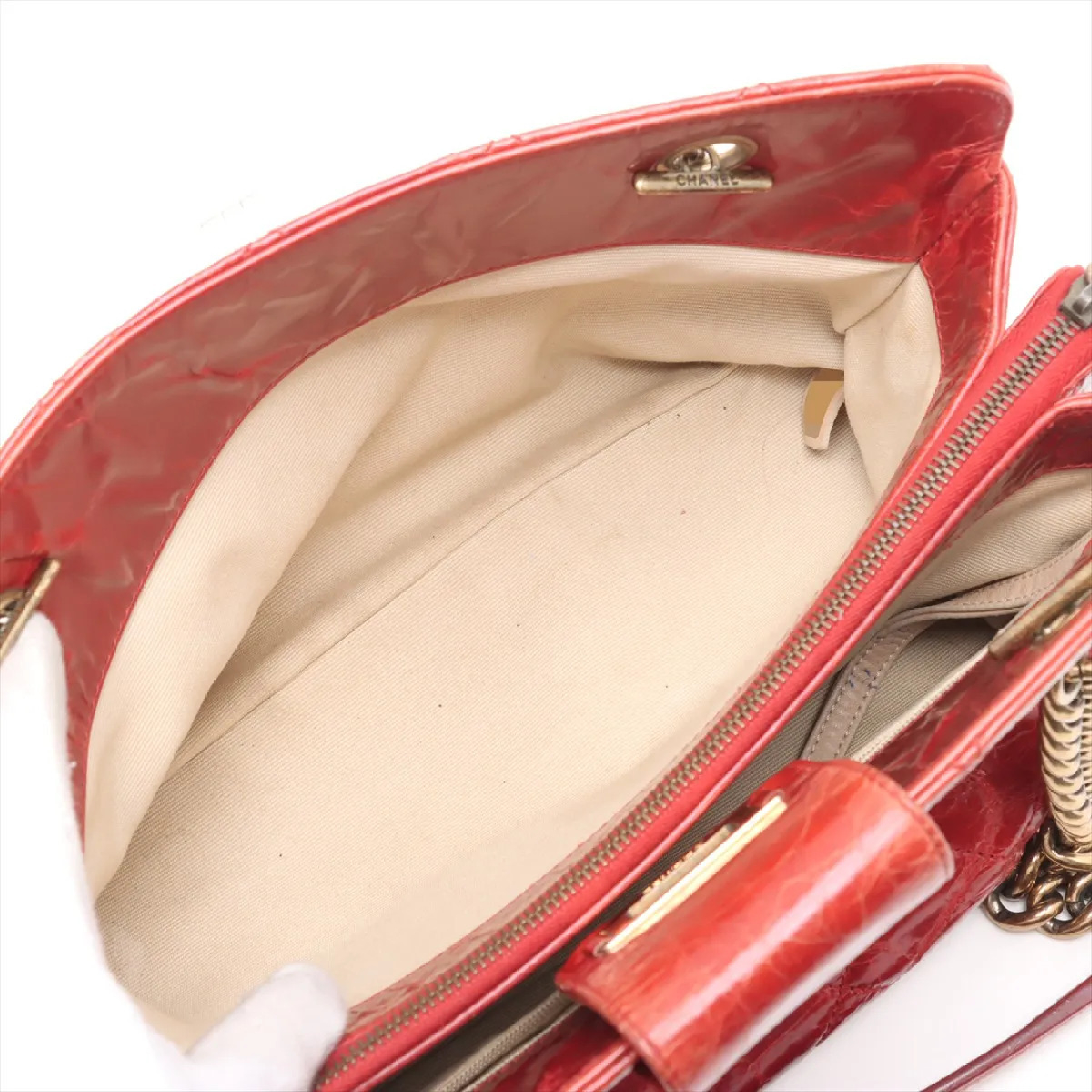 Matelassé 2.55 Vintage Calf Chain Tote Bag (Serial Number 15) — view 6