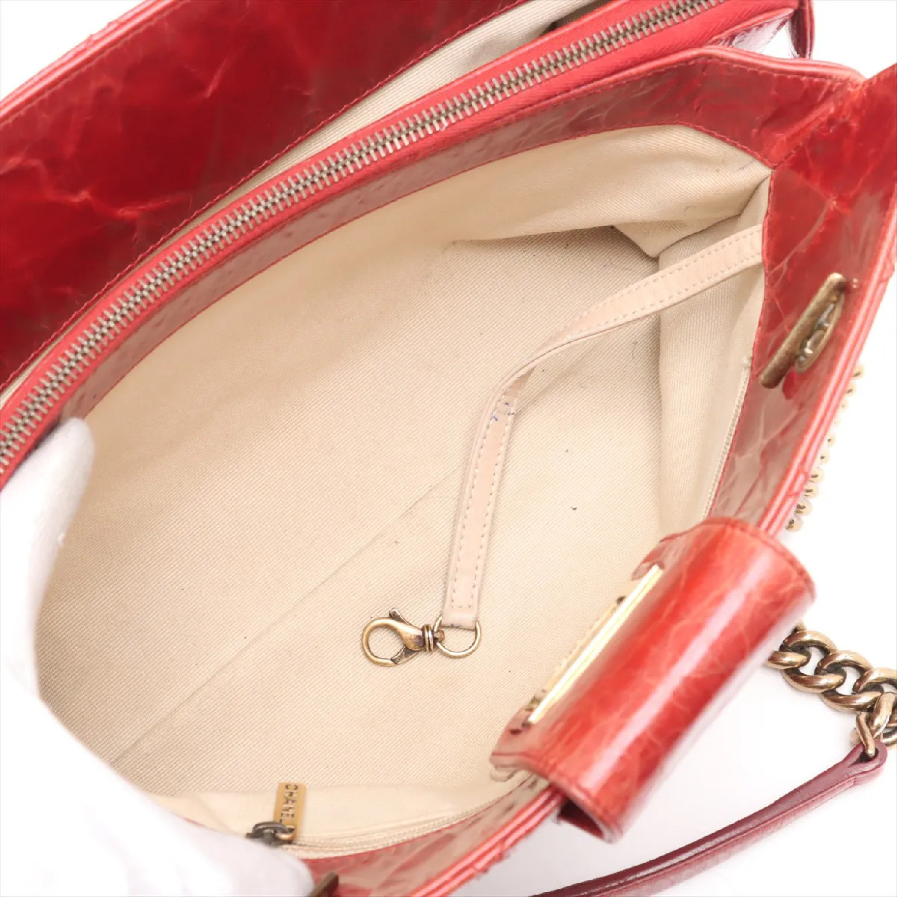 Matelassé 2.55 Vintage Calf Chain Tote Bag (Serial Number 15) — view 7