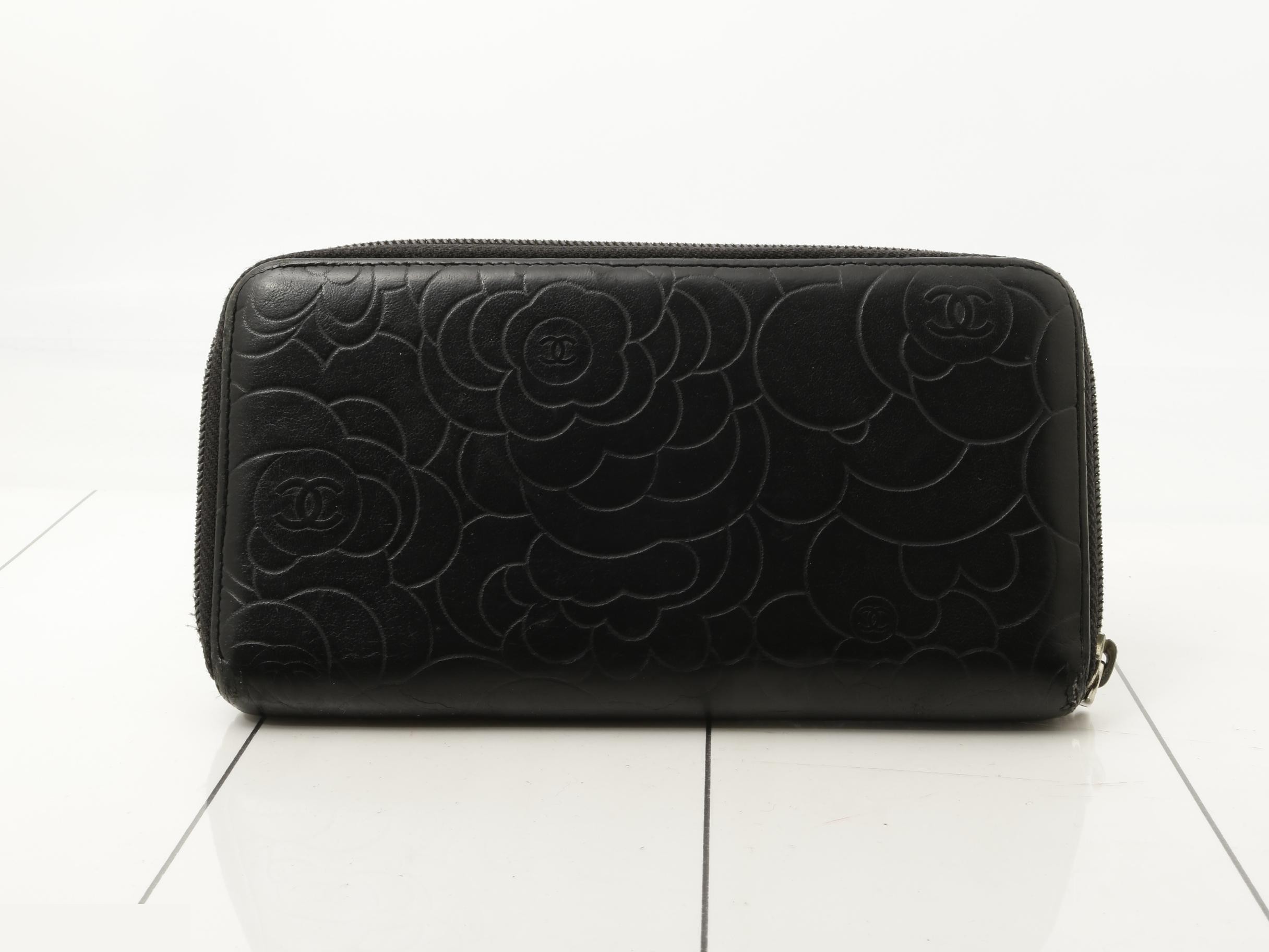 Camellia (bag) and wallet — view 2