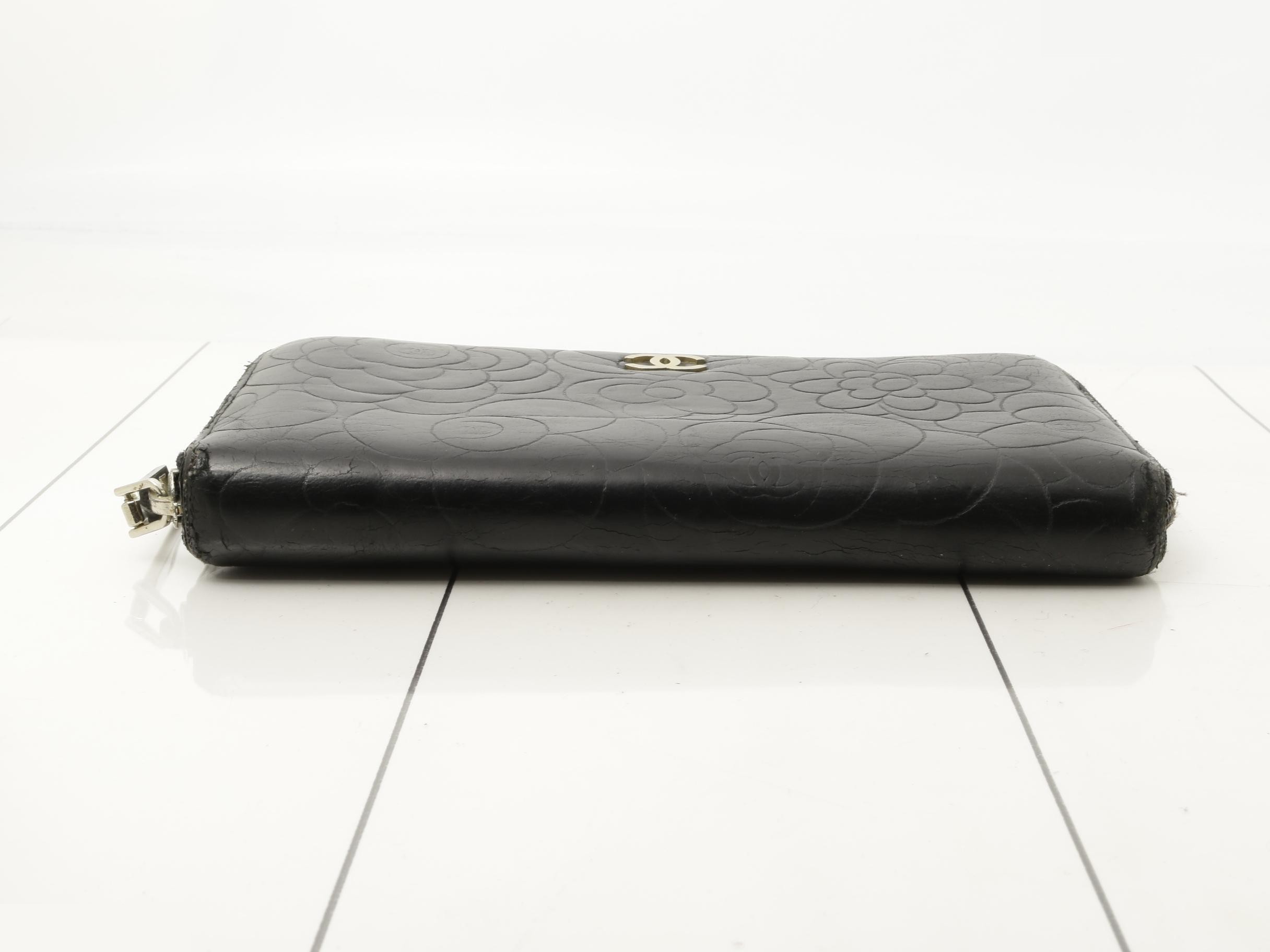 Camellia (bag) and wallet — view 3