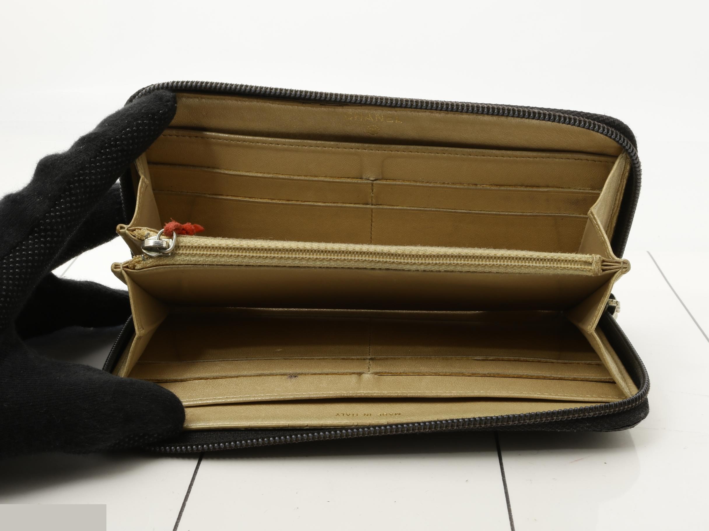 Camellia (bag) and wallet — view 4