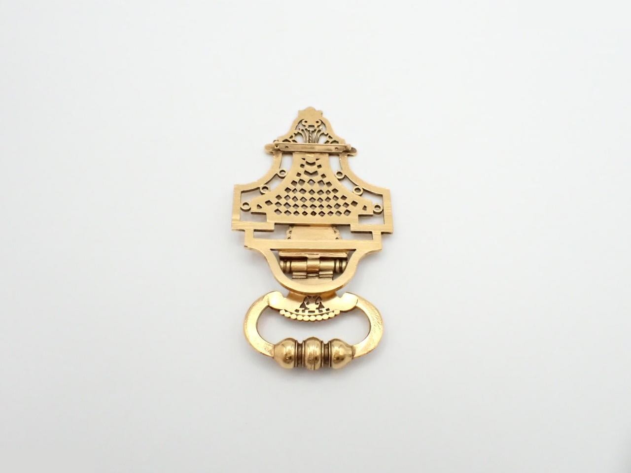 brooch — view 2
