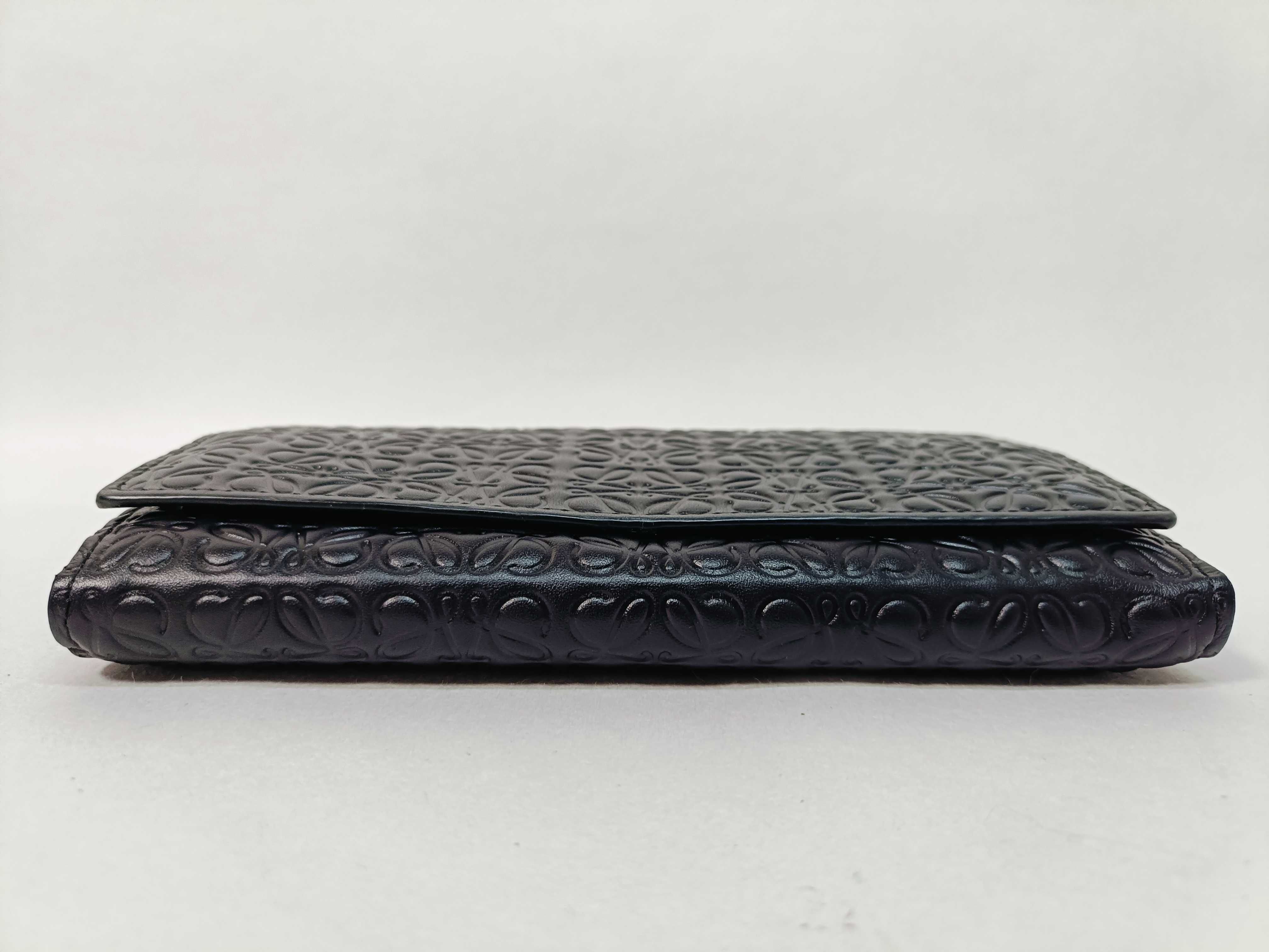 Repeat Anagram Round Zip Wallet — view 5