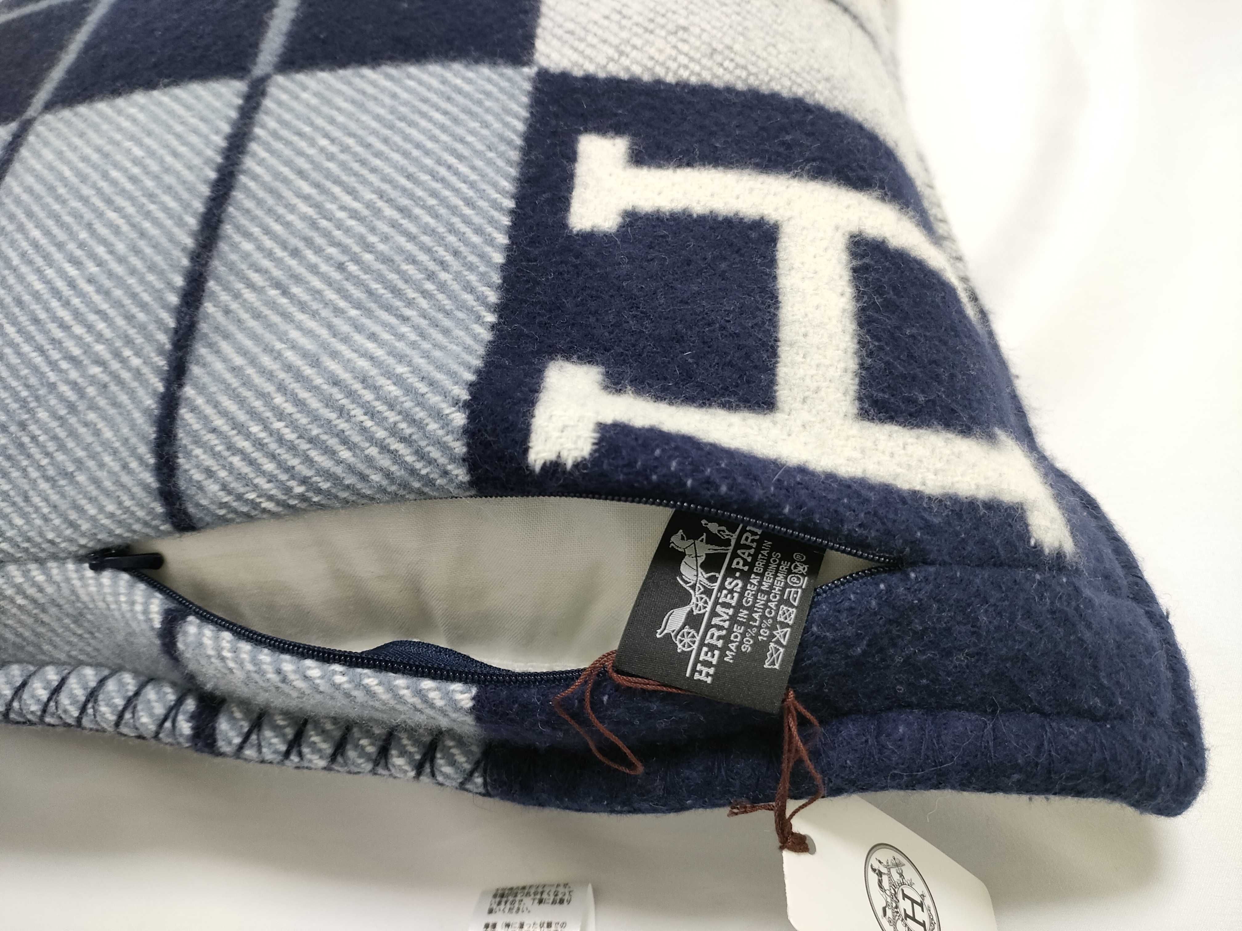 Avalon 3 Cushion and other accessories — view 6